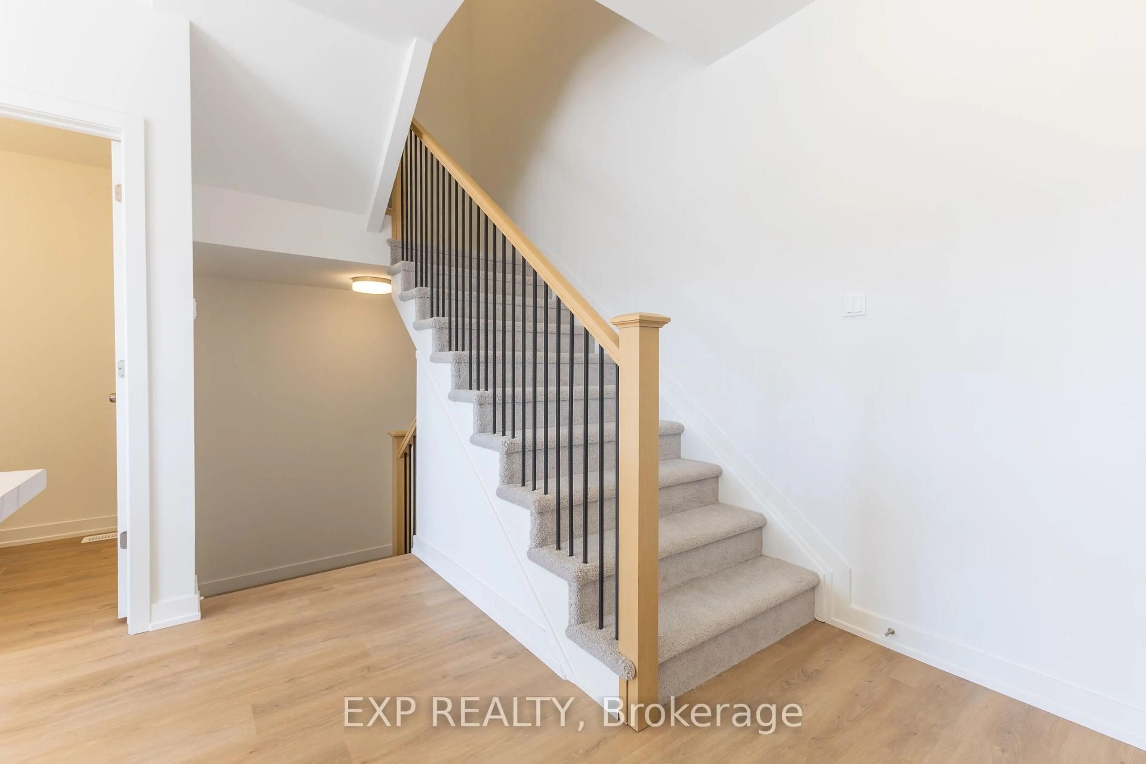 Unknown for 1208 Cope Dr, Ottawa Ontario K2S 3C4