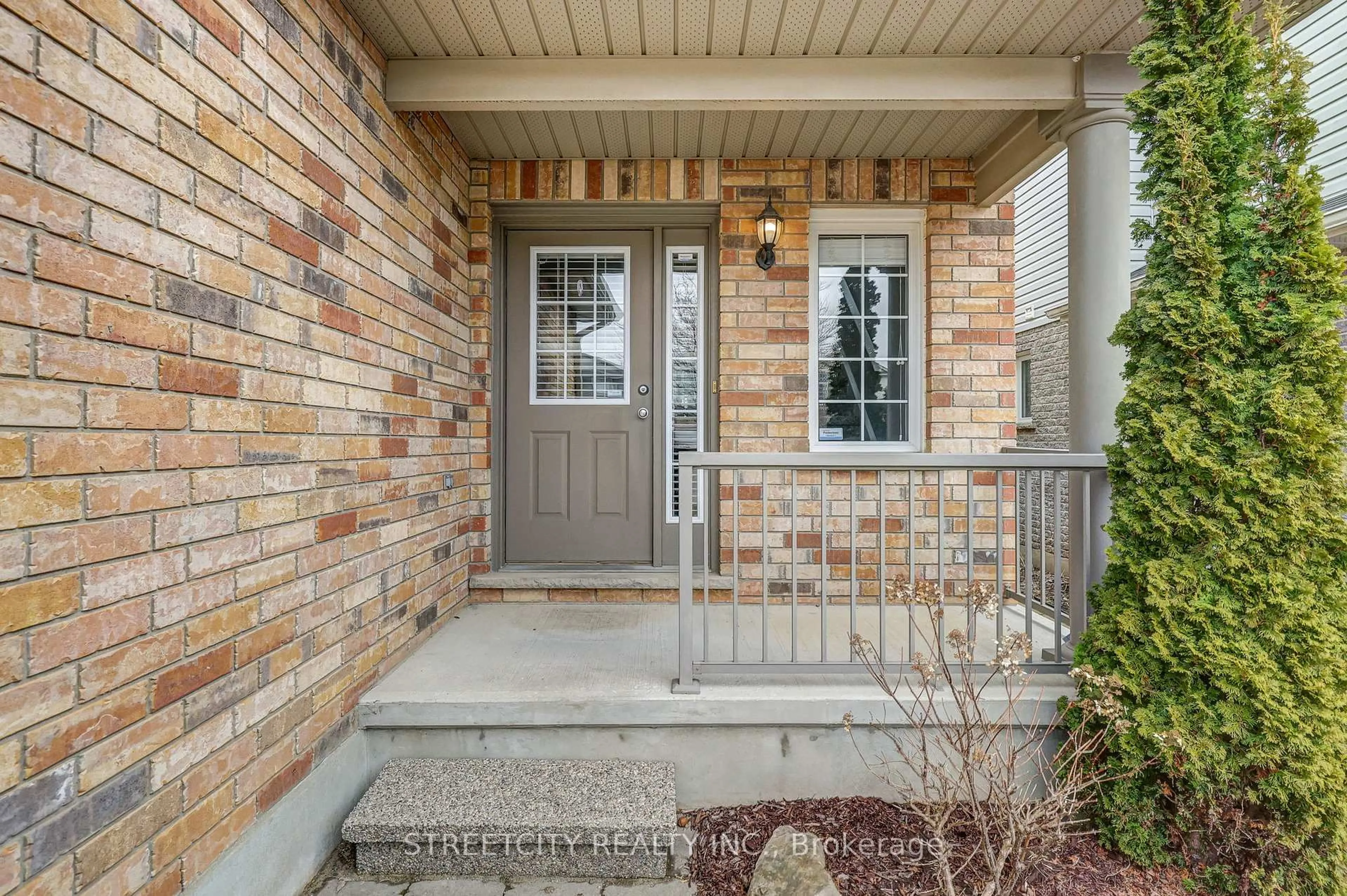 Unknown for 872 Bradshaw Cres, London North Ontario N5X 0B6