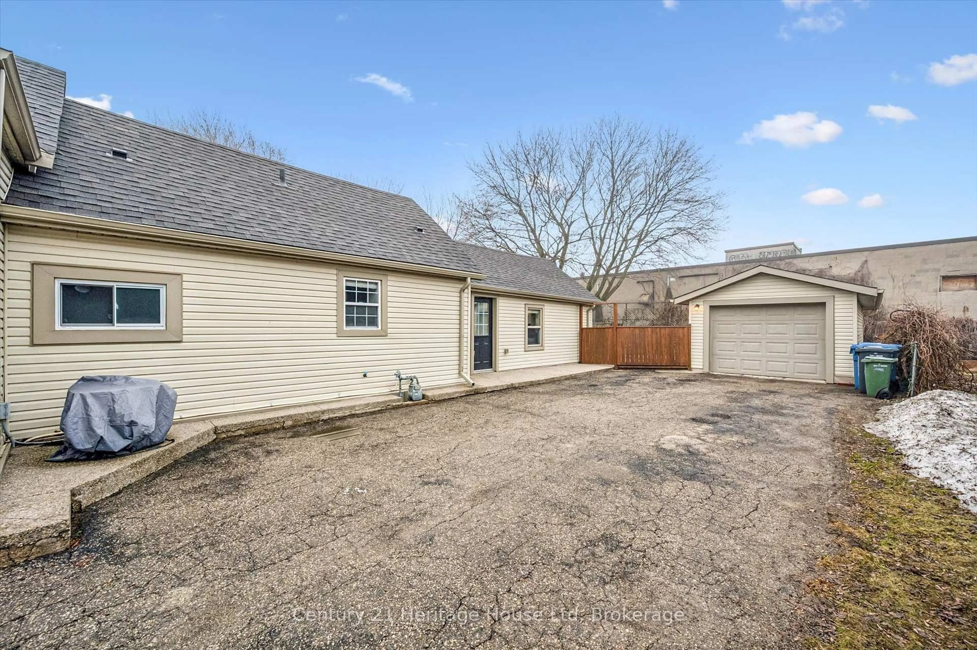 A pic from outside/outdoor area/front of a property/back of a property/a pic from drone, street for 16 Hooper St, Guelph Ontario N1E 5W5