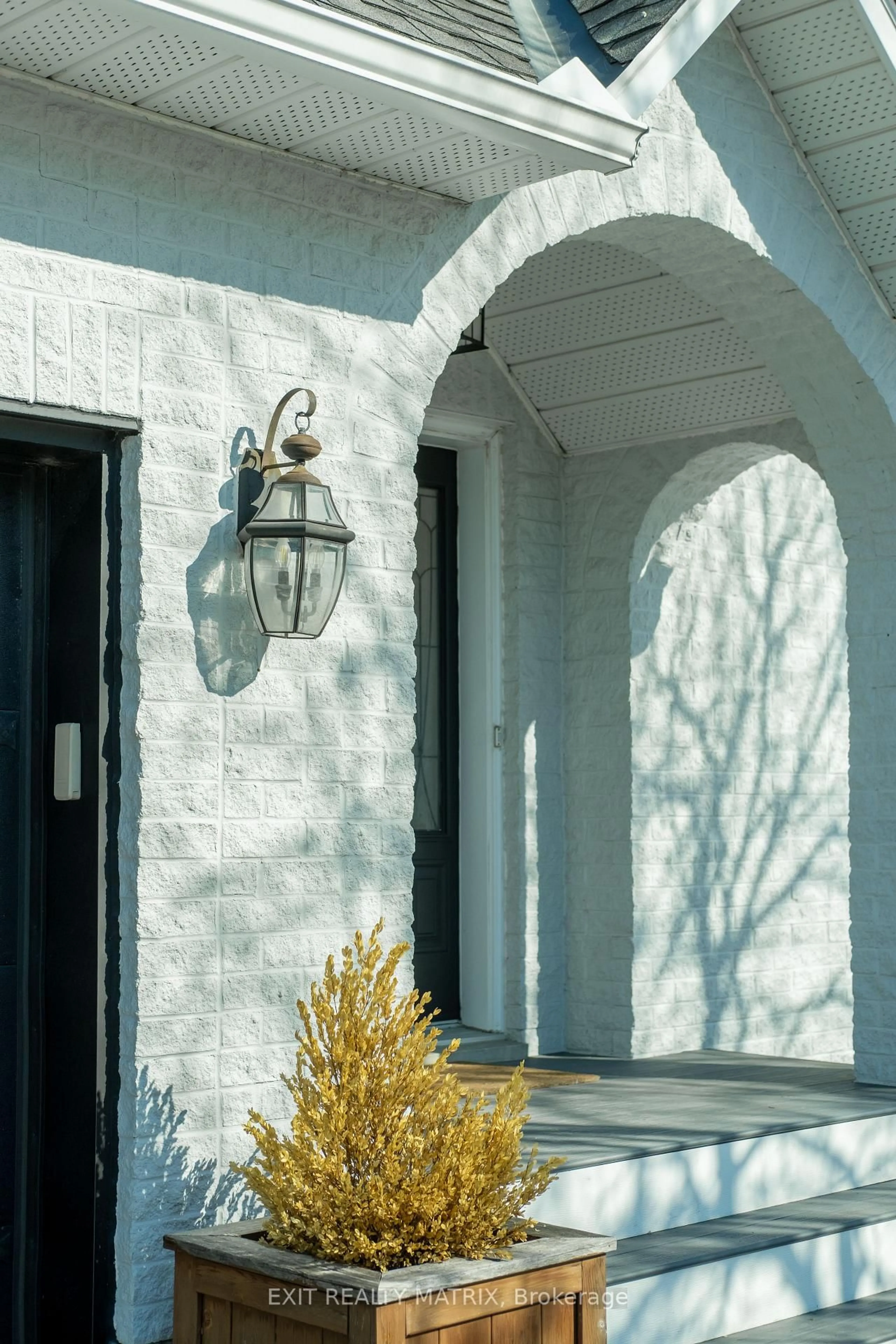 Indoor entryway for 634 St Isidore St, Casselman Ontario K0A 1M0