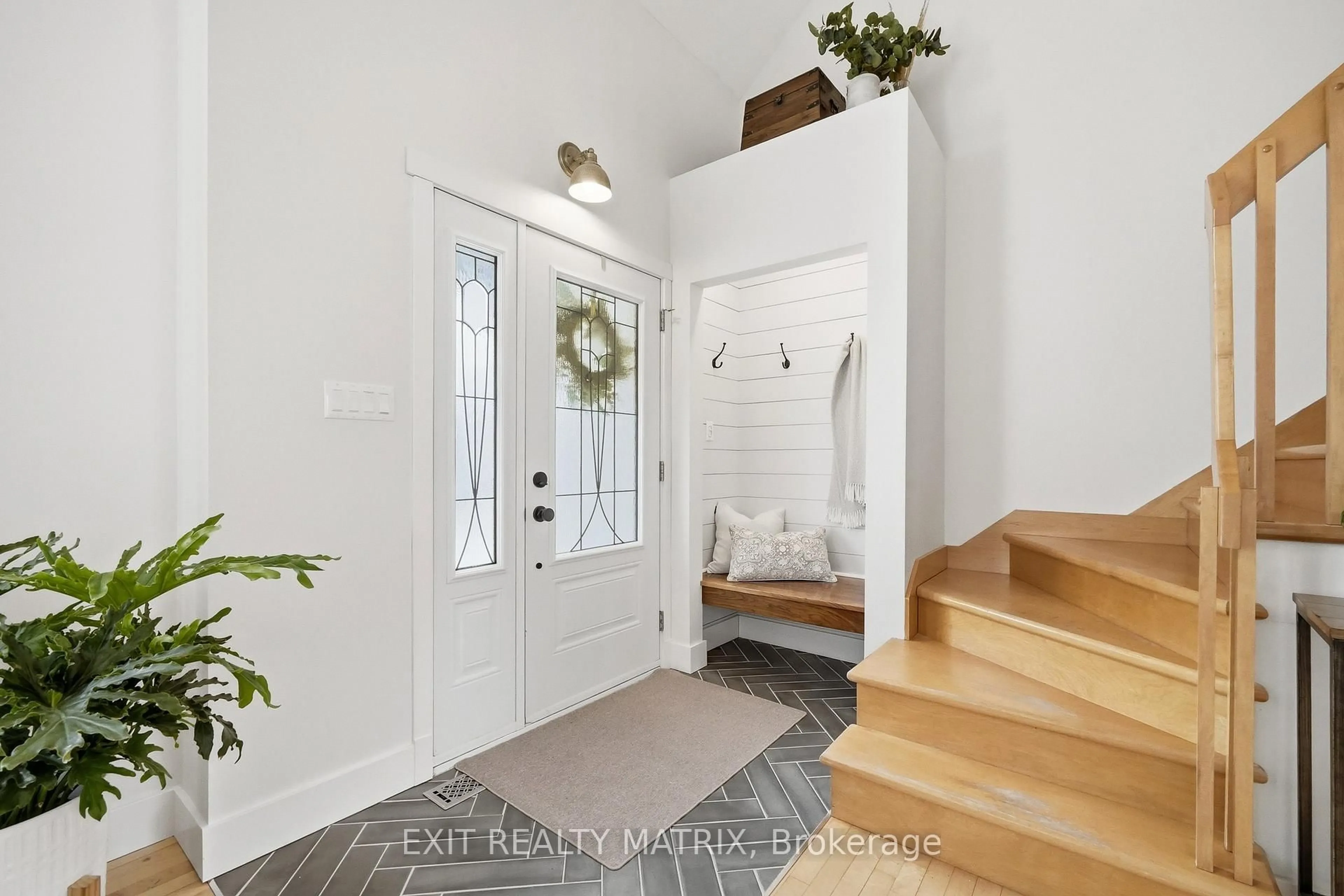 Indoor entryway for 634 St Isidore St, Casselman Ontario K0A 1M0