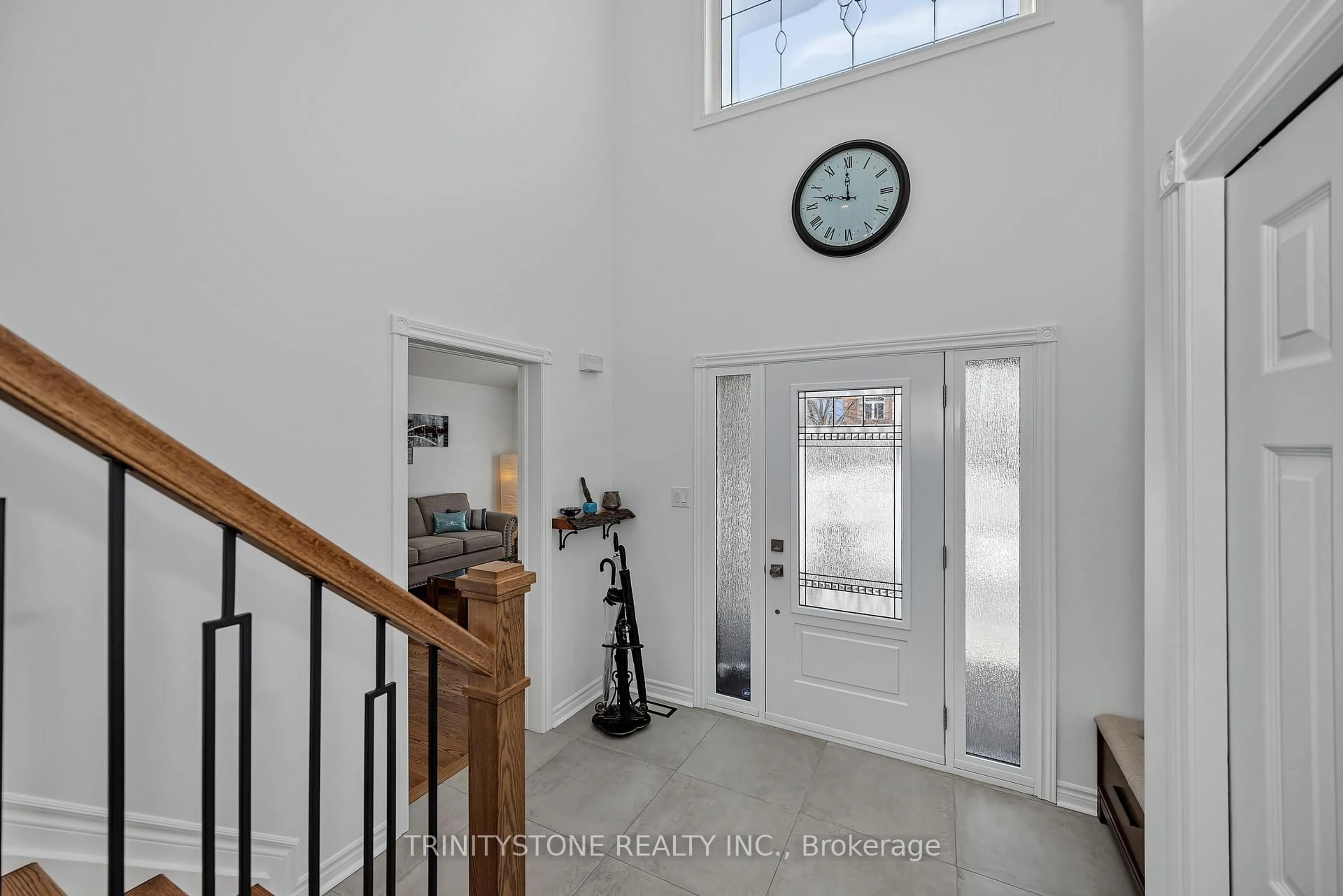 Indoor entryway for 42 Heritage Grove Cres, Ottawa Ontario K2S 1R2