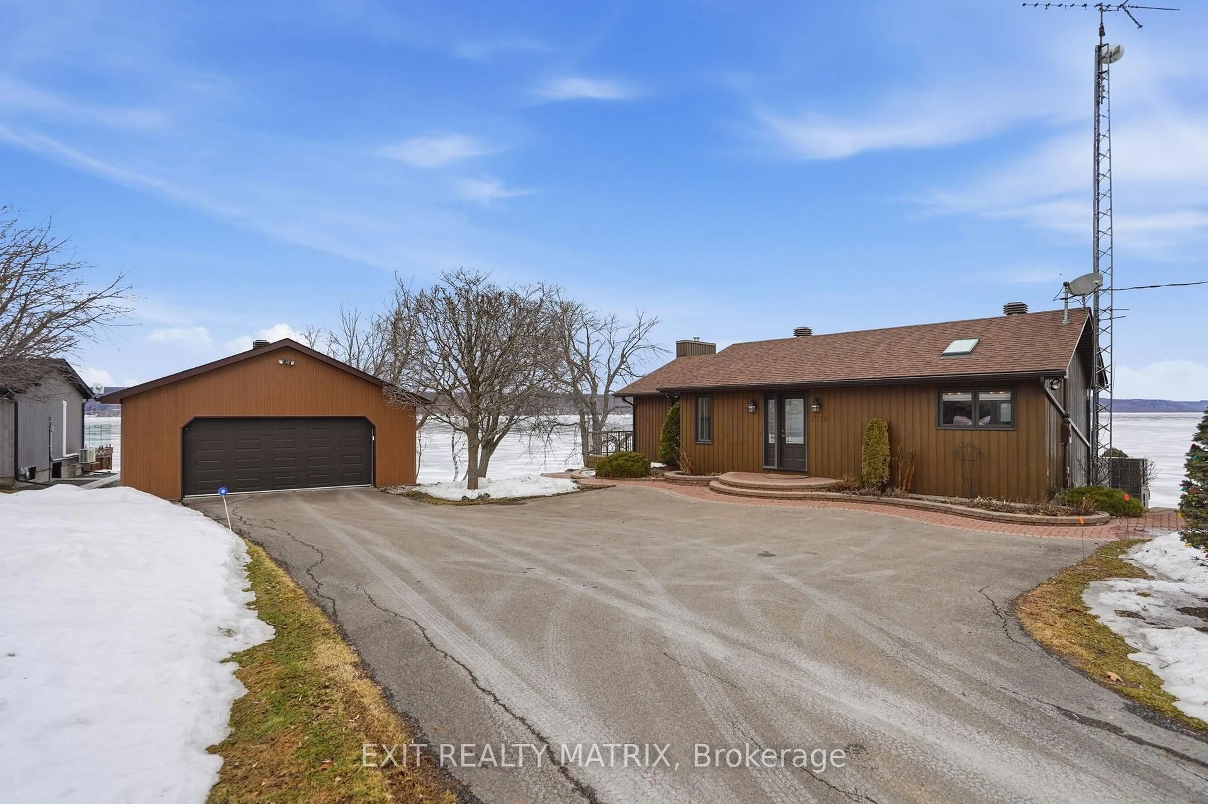 A pic from outside/outdoor area/front of a property/back of a property/a pic from drone, street for 2176 Bay Rd, Champlain Ontario K0B 1K0