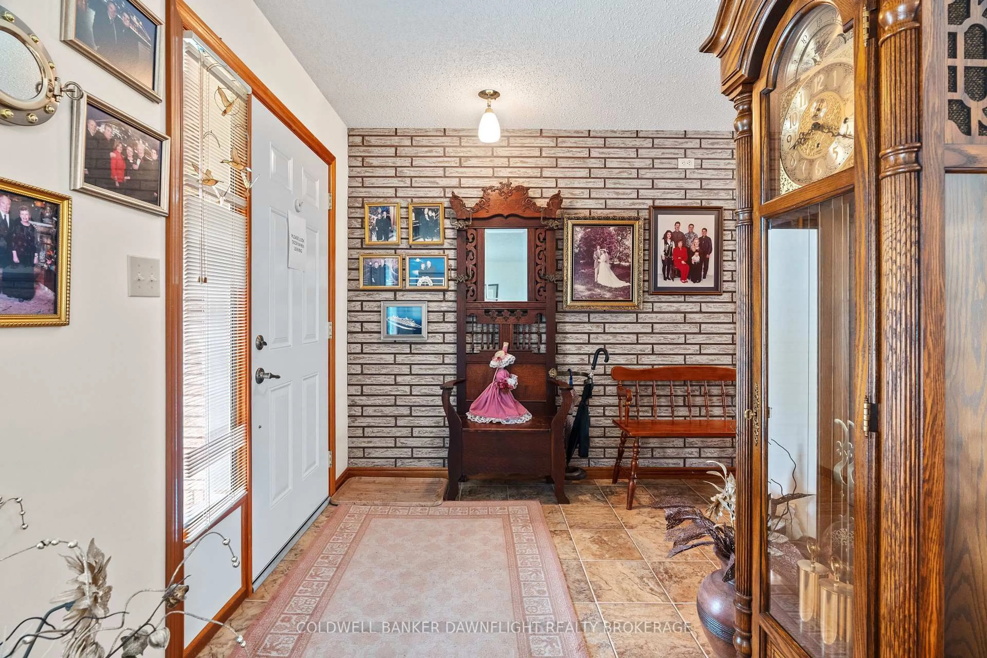 Indoor entryway for 154 Gidley St, South Huron Ontario N0M 1S2