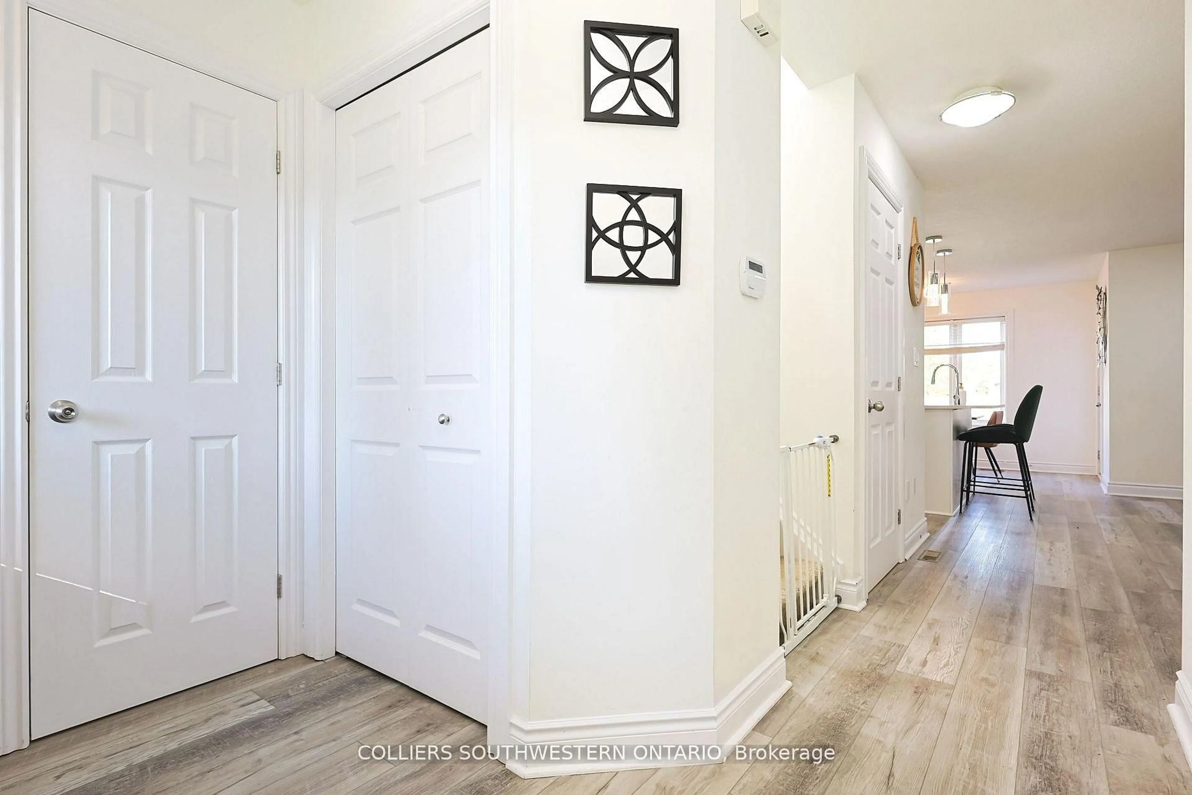 Indoor entryway for 1918 Jubilee Cres, London North Ontario N6G 0H6