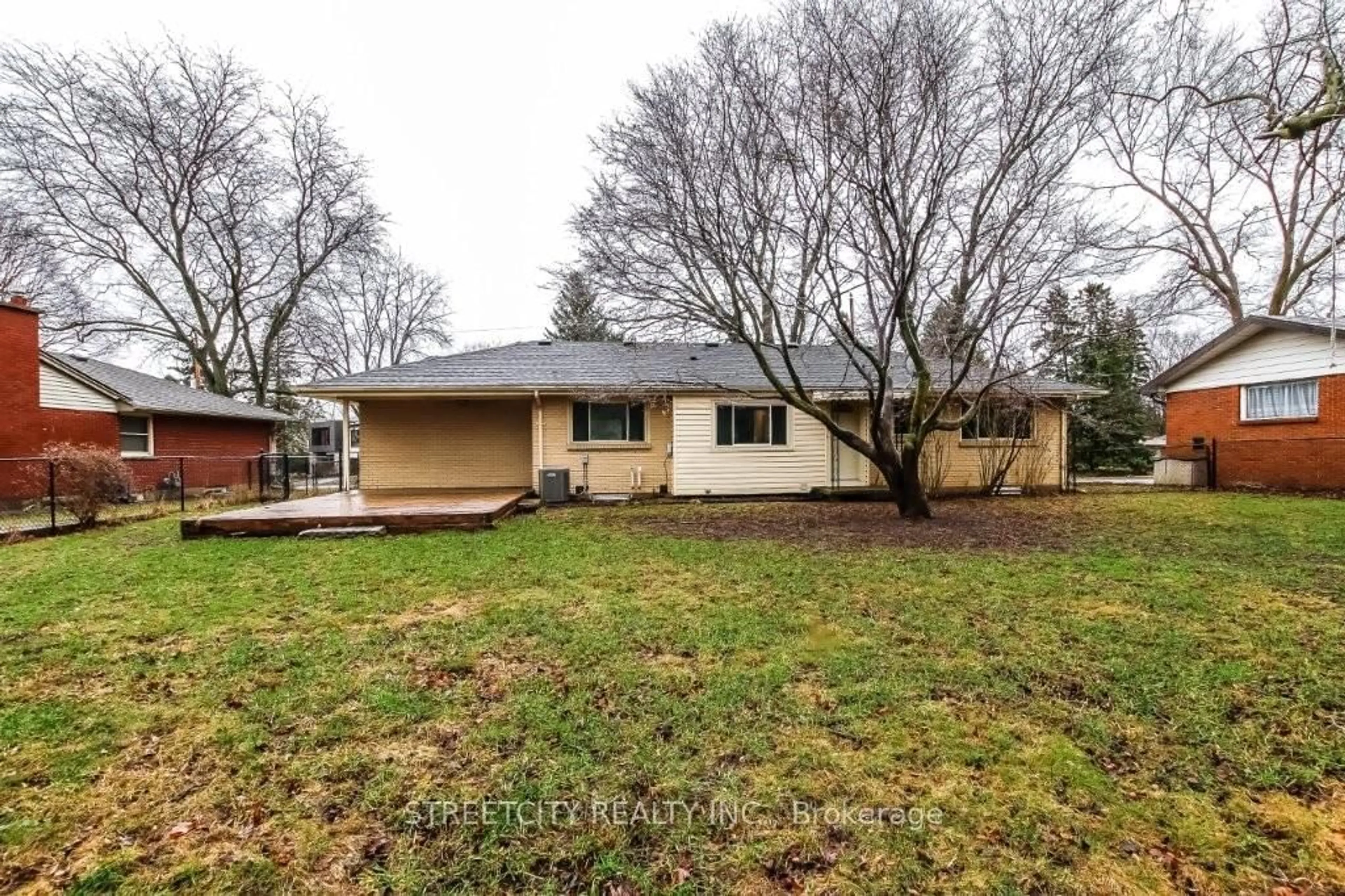 Unknown for 554 Leyton Cres, London North Ontario N6G 1T3