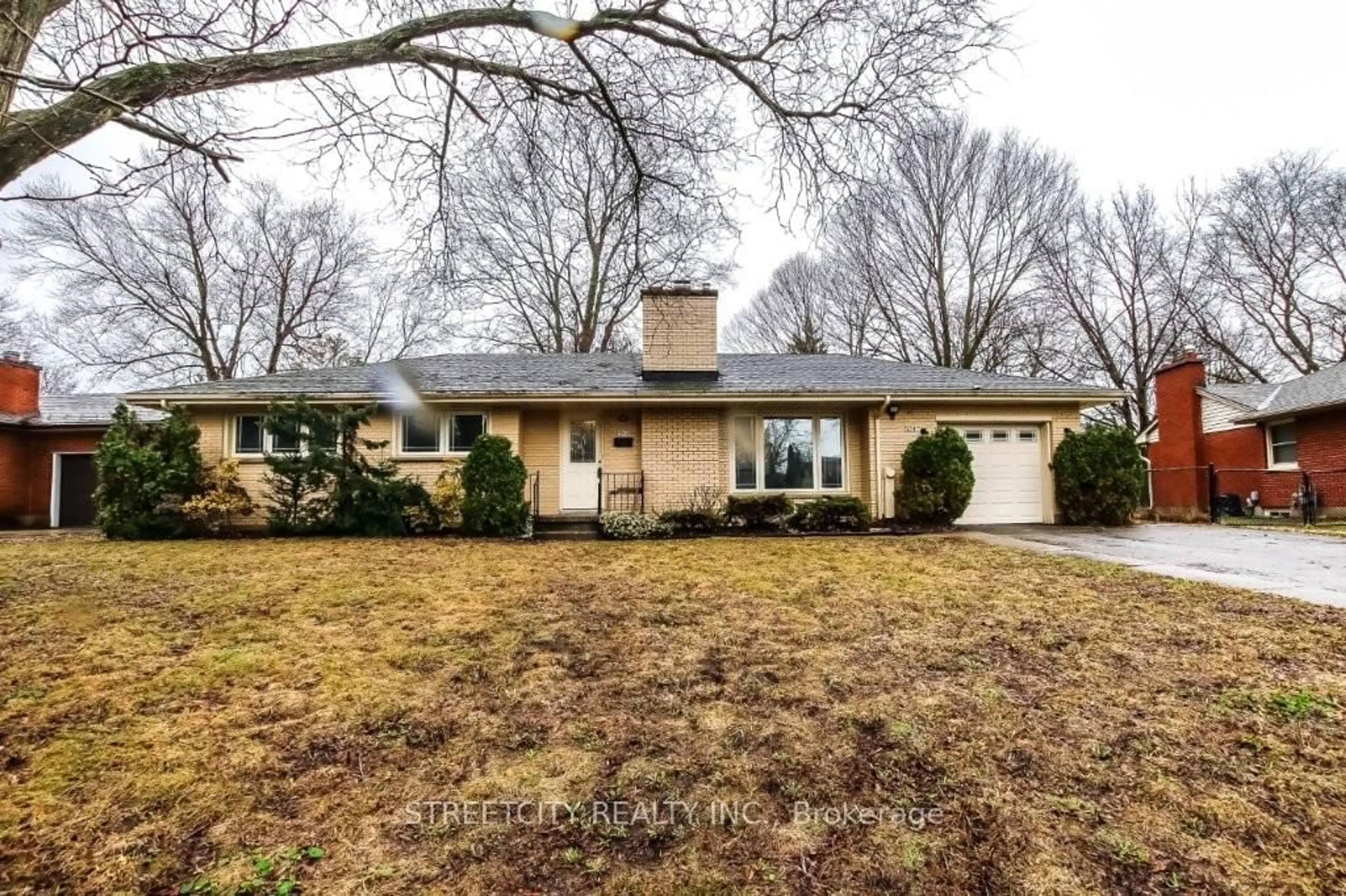 Home with vinyl exterior material, street for 554 Leyton Cres, London North Ontario N6G 1T3