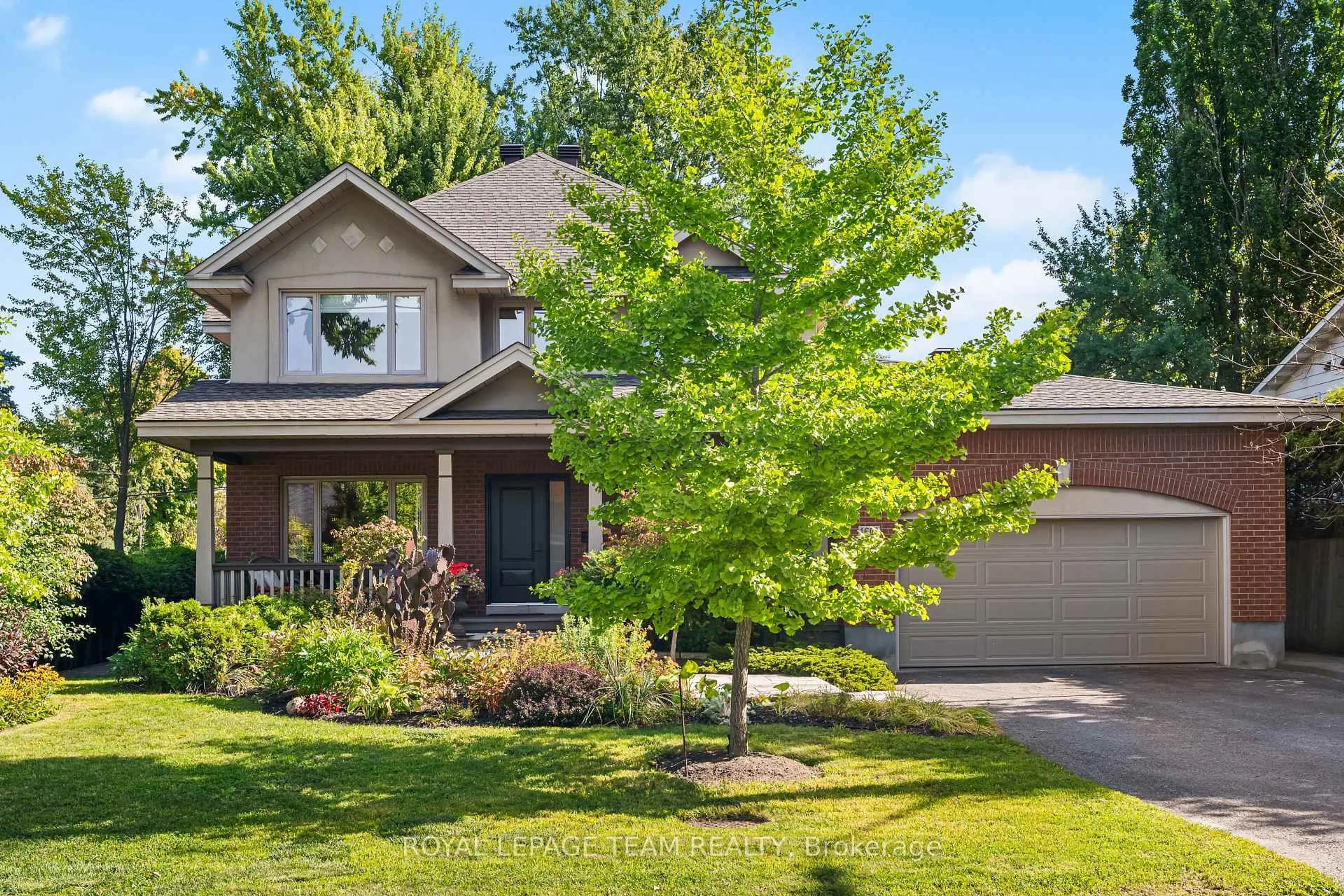 Home with brick exterior material, street for 1601 Apeldoorn Ave, Ottawa Ontario K2C 1V4