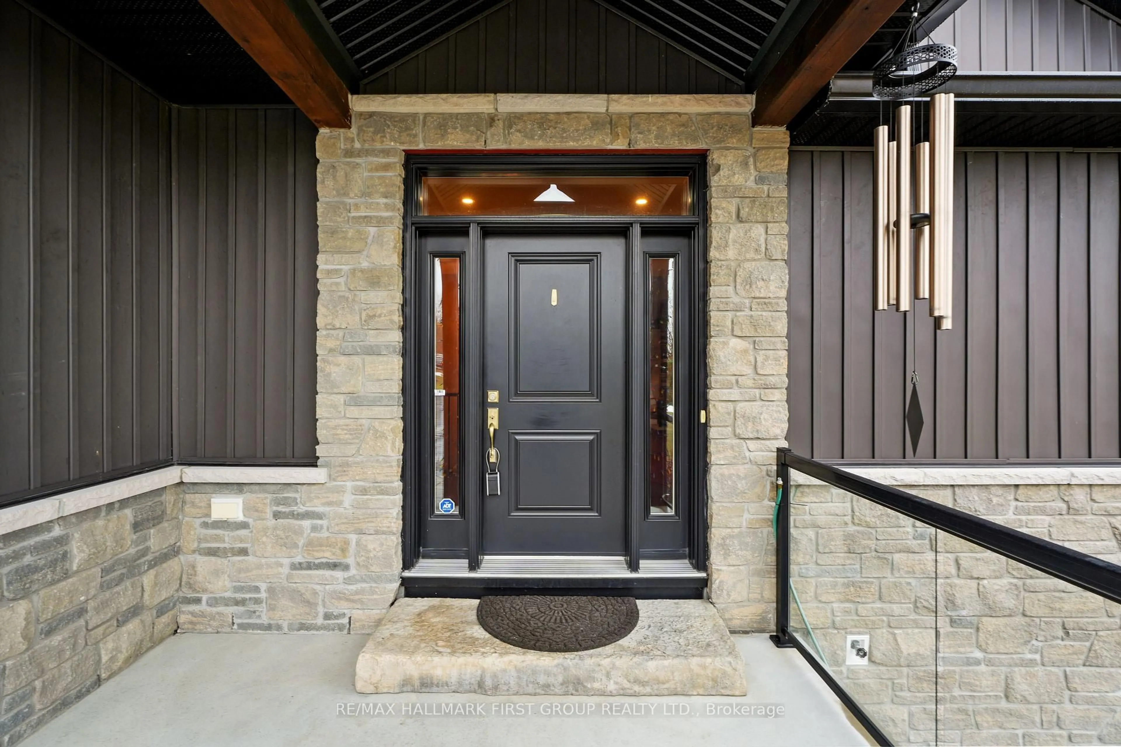 Indoor entryway for 667 Huff Rd, Brighton Ontario K0K 1H0