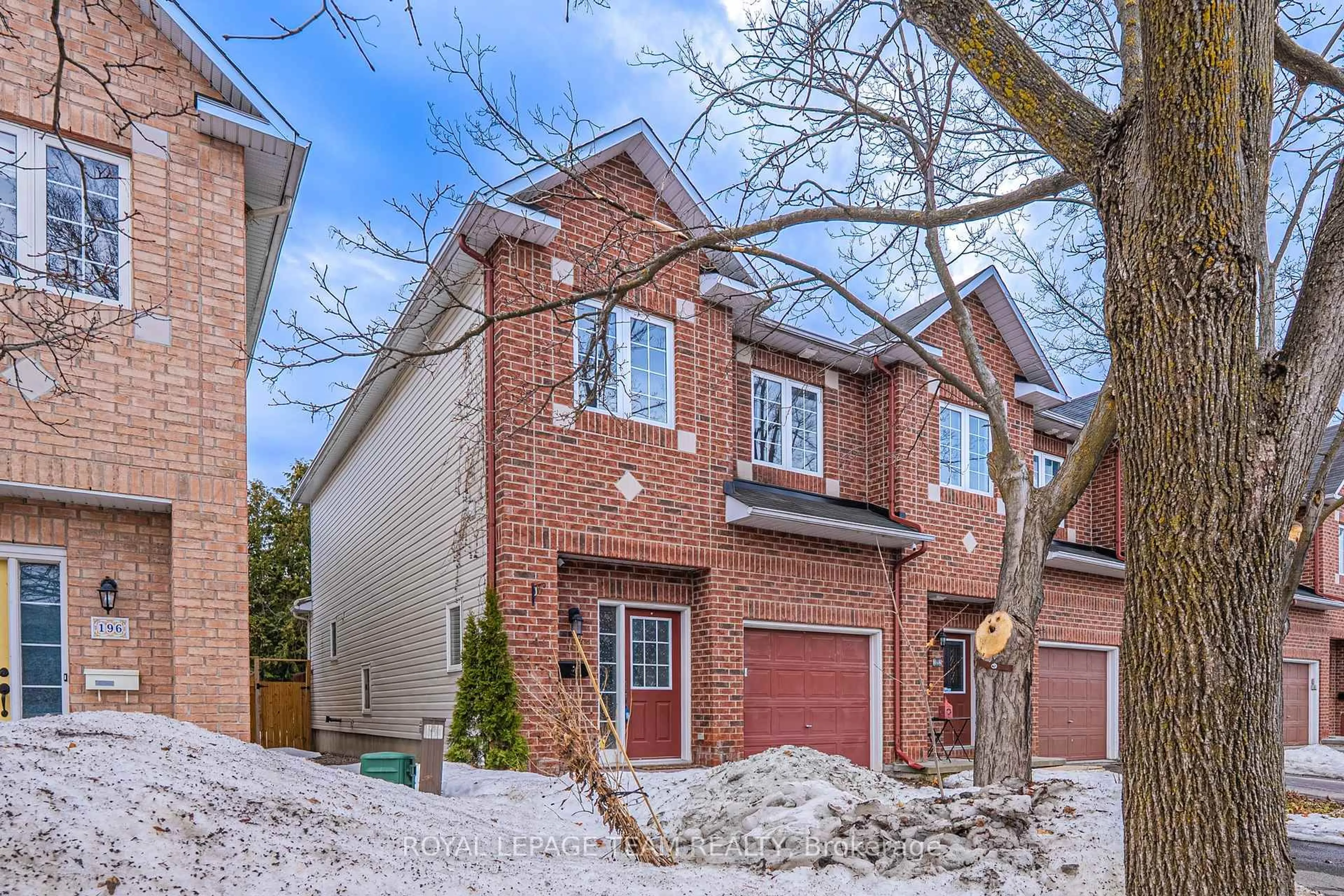 Home with brick exterior material, street for 194 Glynn Ave, Ottawa Ontario K1K 4Y3