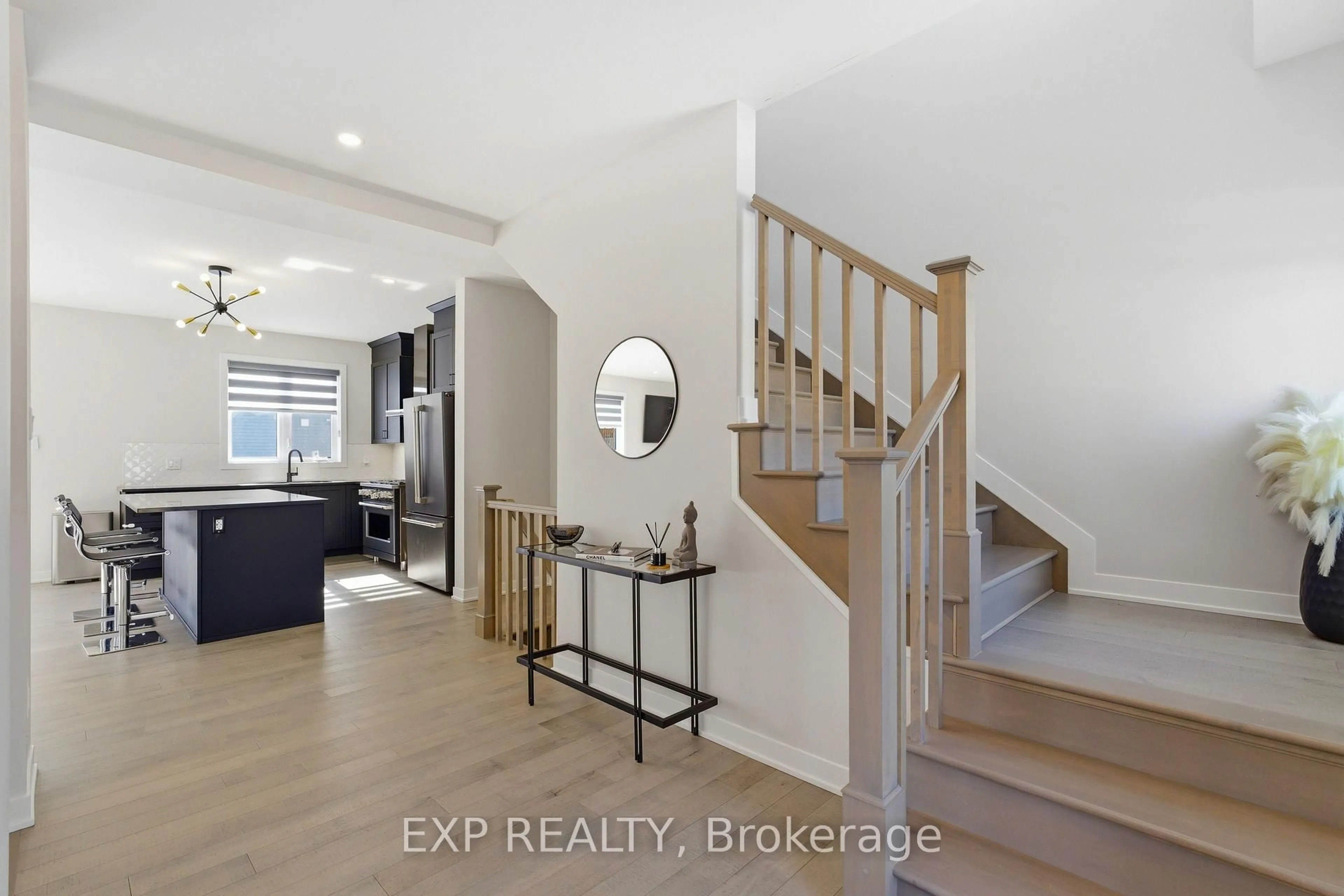 Indoor entryway for 132 Rugosa St, Ottawa Ontario K2J 6X4