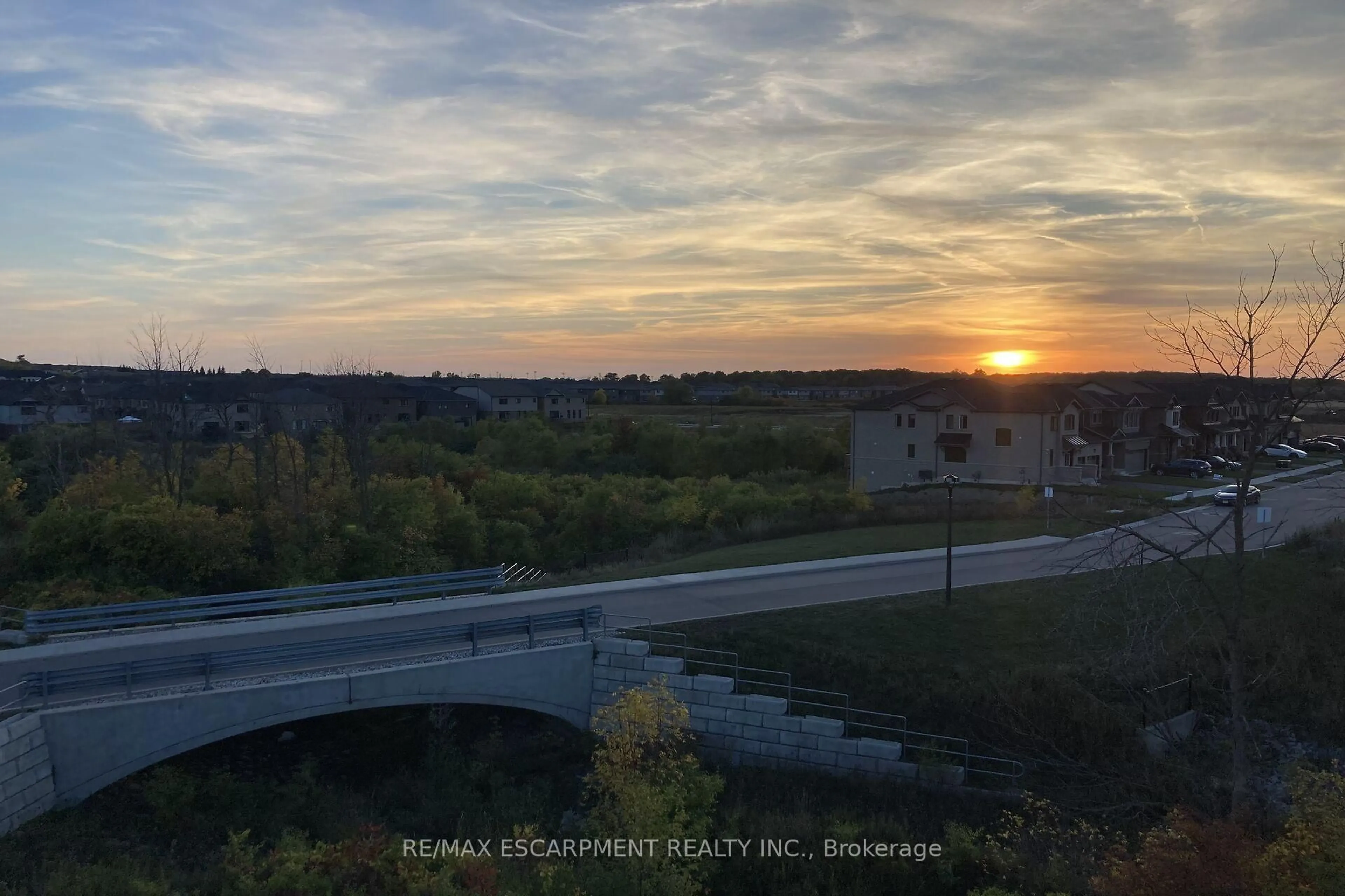 Unknown for 35 Midhurst Hts #33, Hamilton Ontario L8J 0K9