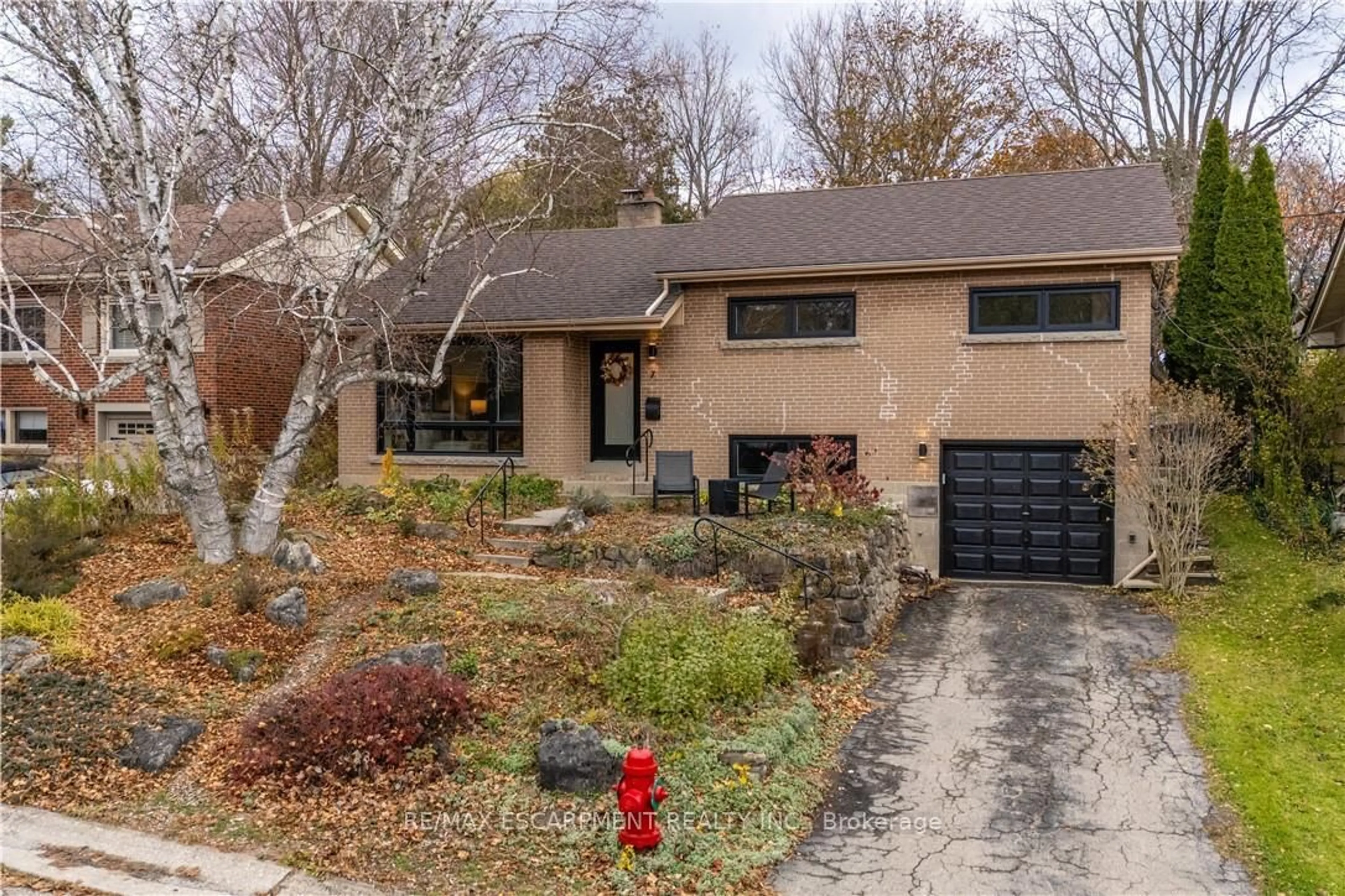 Home with brick exterior material, street for 7 Glenmorris Dr, Hamilton Ontario L9H 1S5