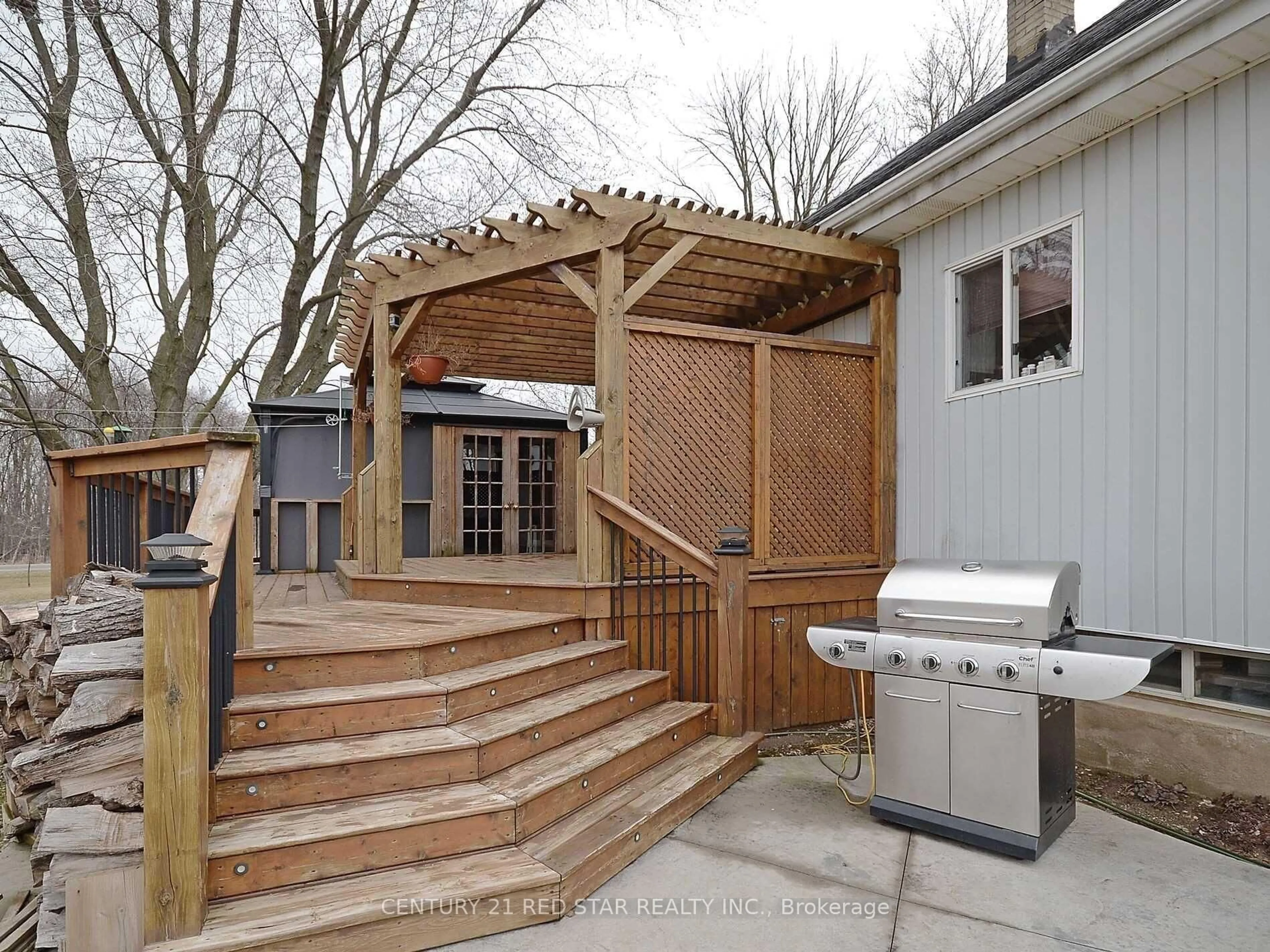 Patio, street for 754328 Hwy 53, Norwich Ontario N4S 7V8