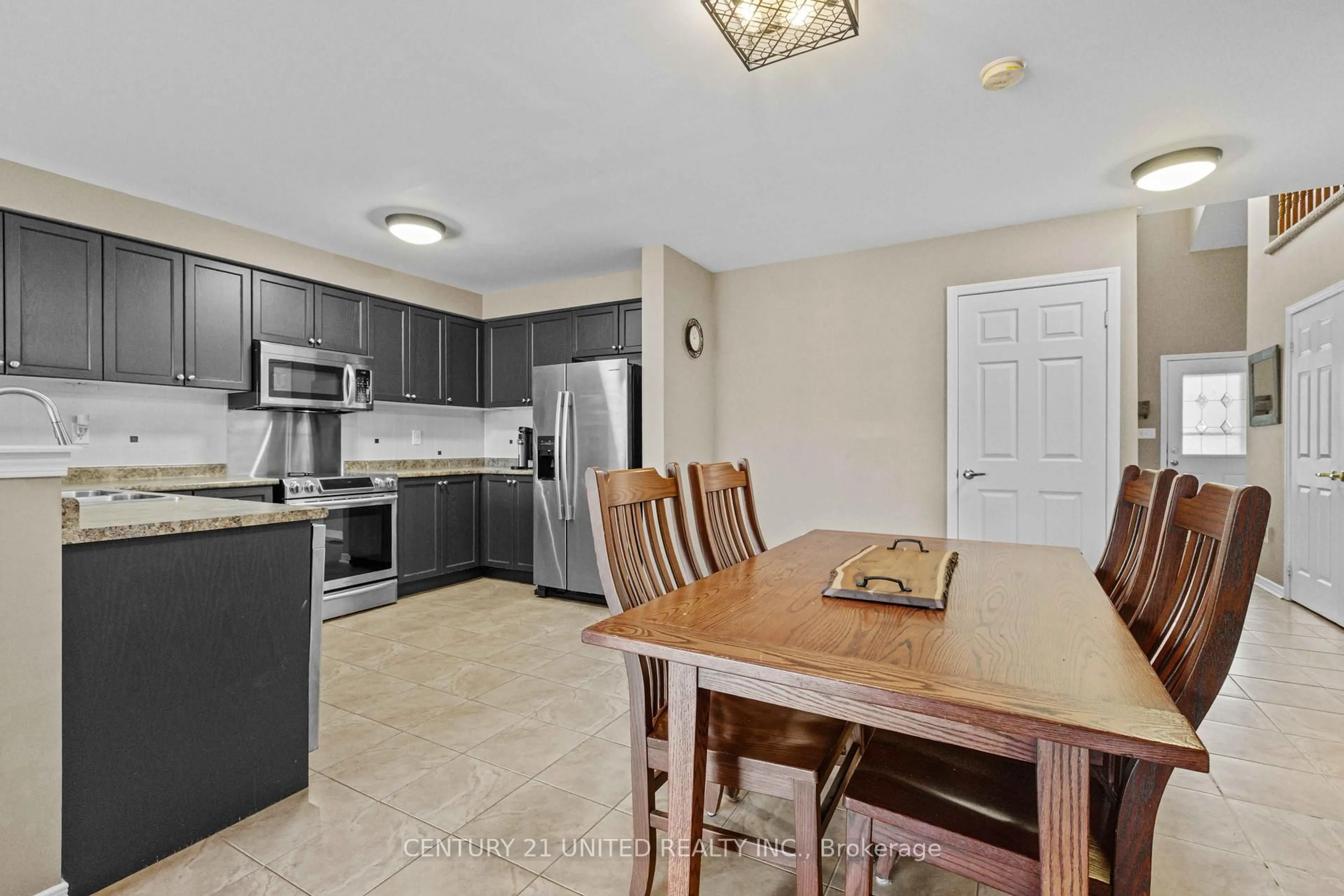 Unknown for 617 Tully Cres, Peterborough Ontario K9K 0B1