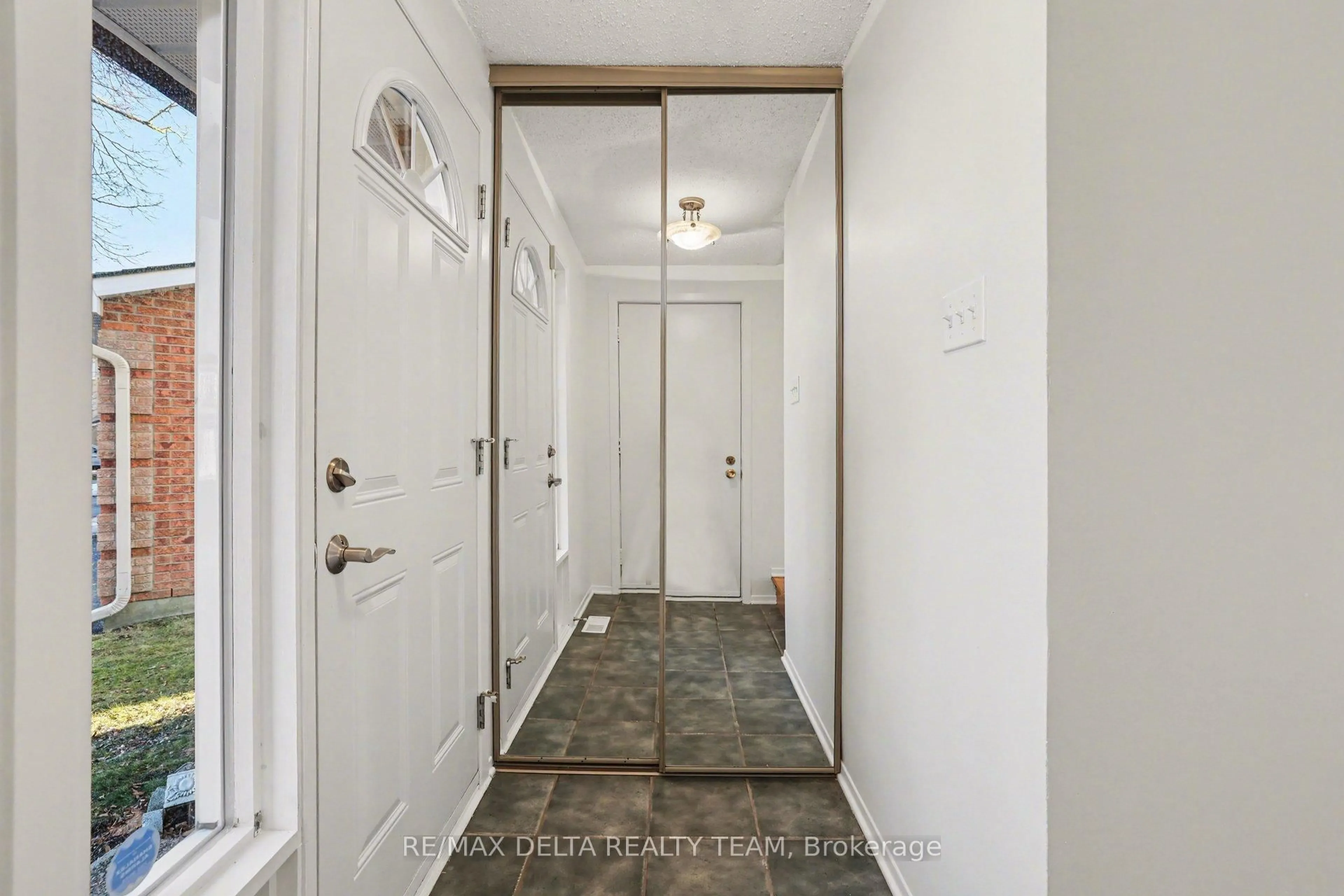 Indoor entryway for 8A Millrise Lane, Ottawa Ontario K2G 5E6