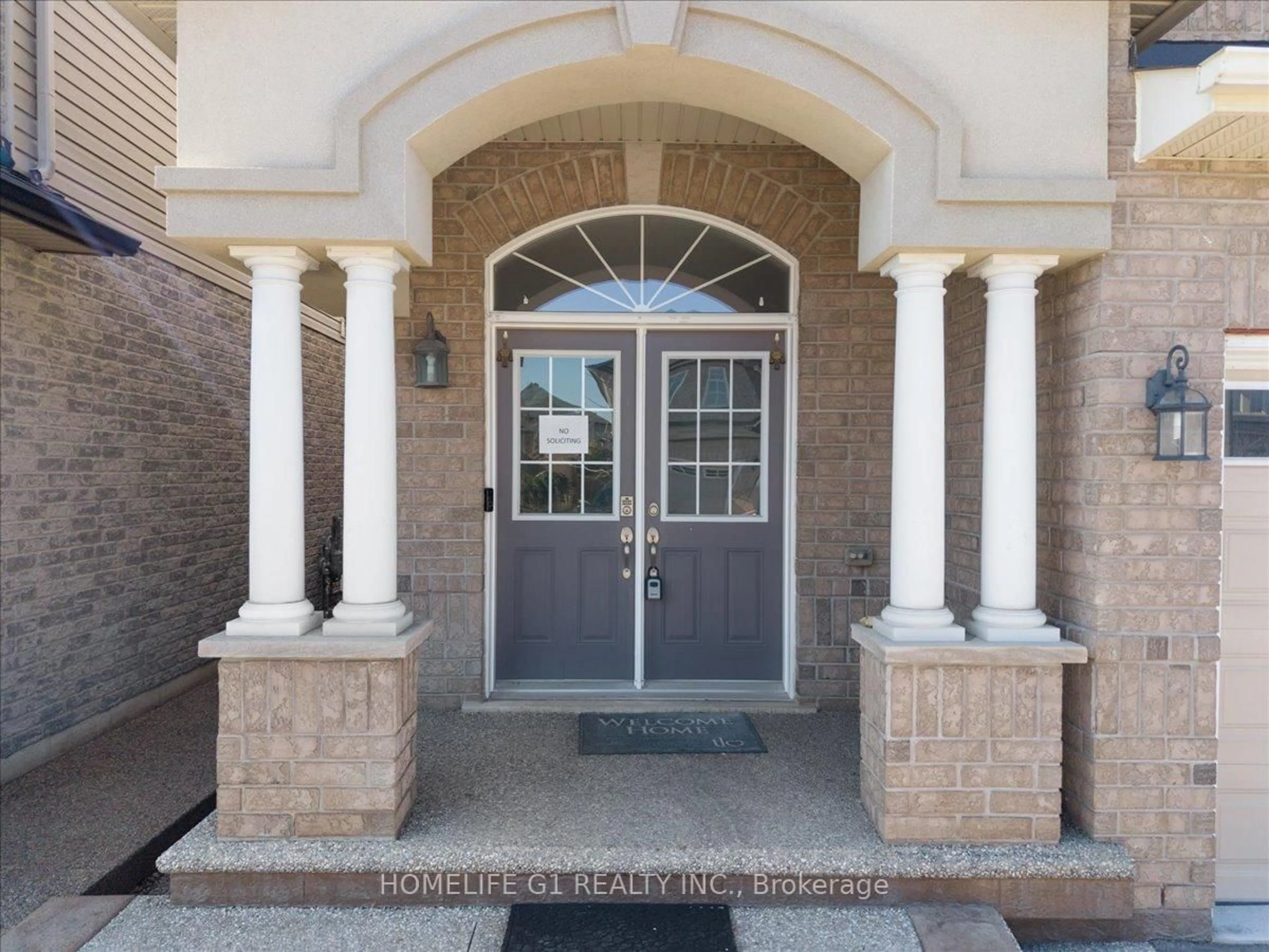 Indoor entryway for 16 Weathering Hts, Hamilton Ontario L8J 0E7