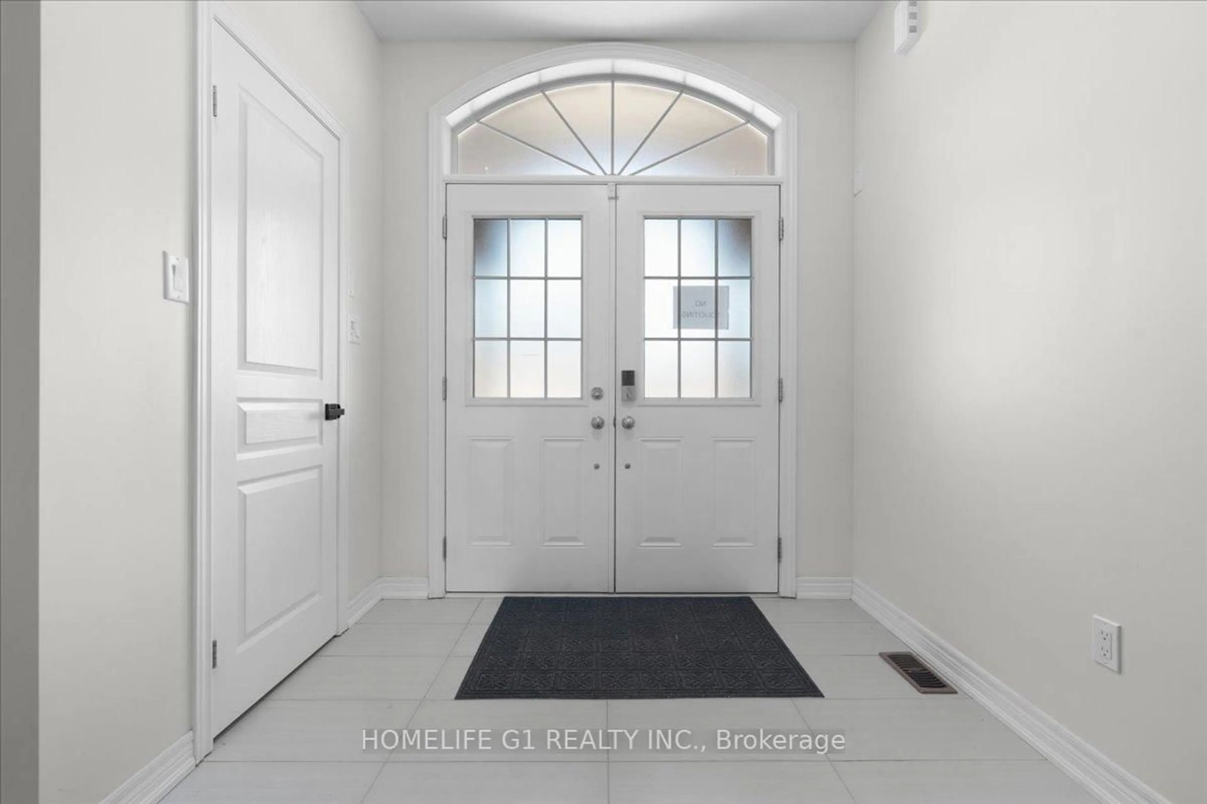 Indoor entryway for 16 Weathering Hts, Hamilton Ontario L8J 0E7