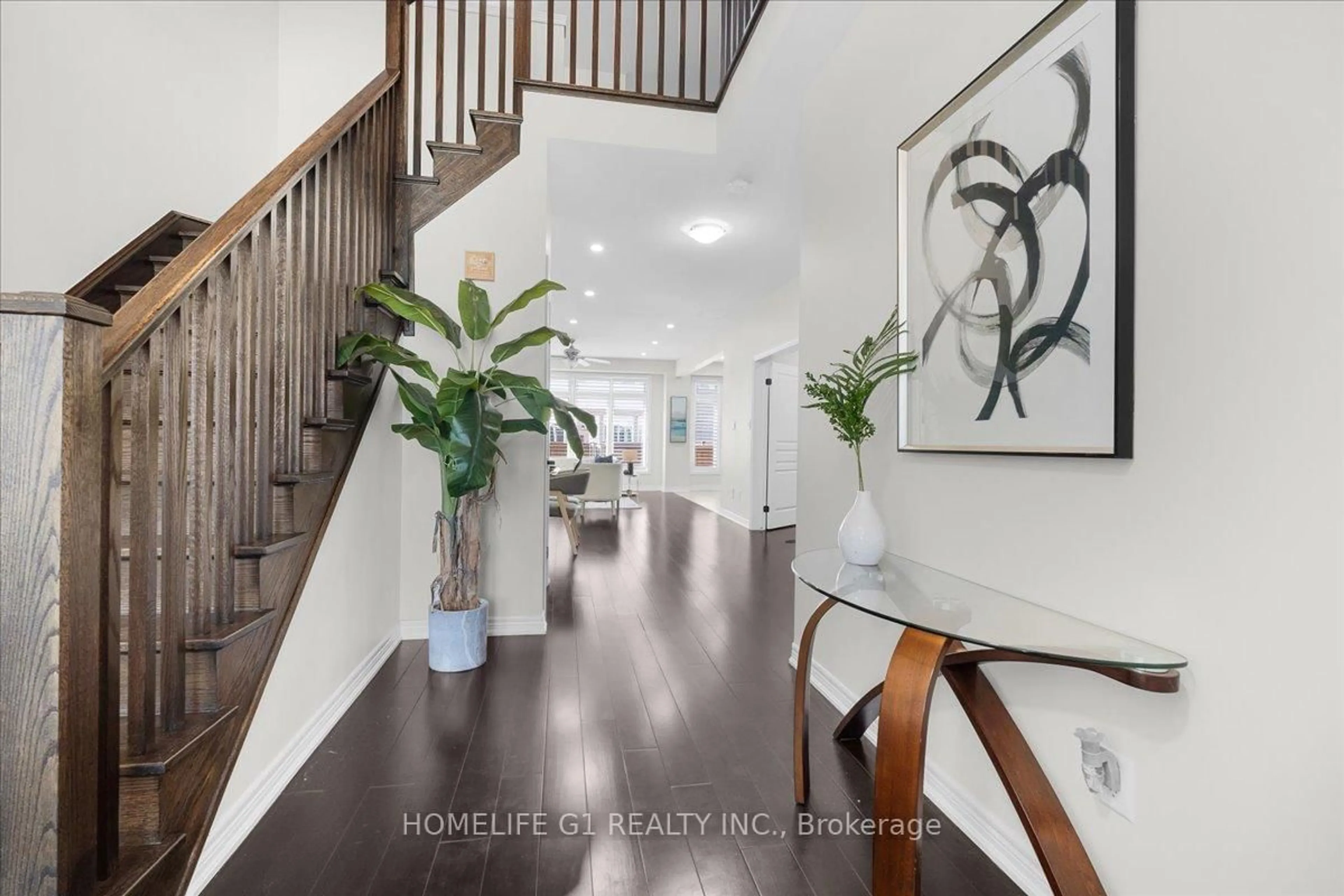 Indoor entryway for 16 Weathering Hts, Hamilton Ontario L8J 0E7