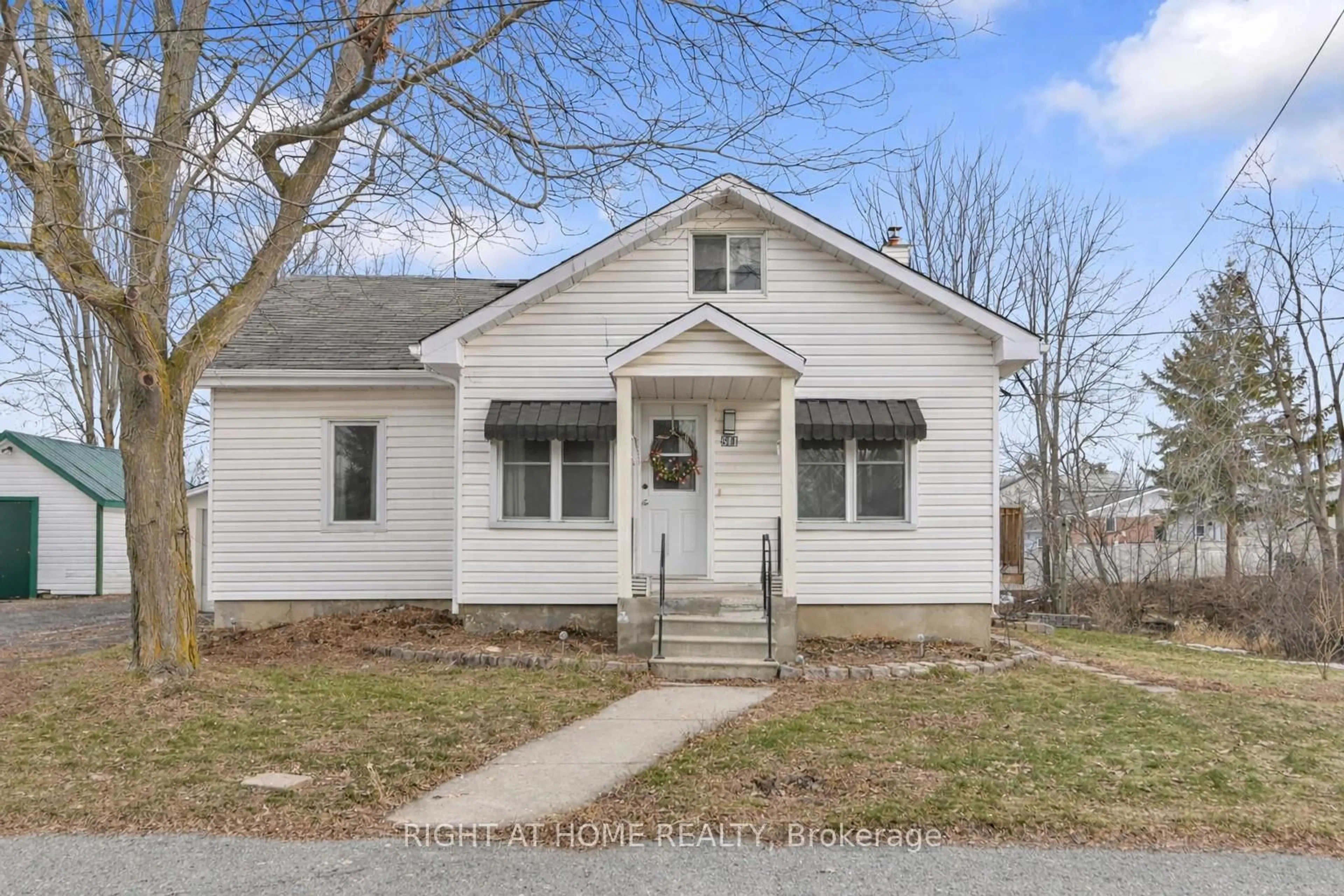 Unknown for 541 Albert St, North Dundas Ontario K0C 2K0