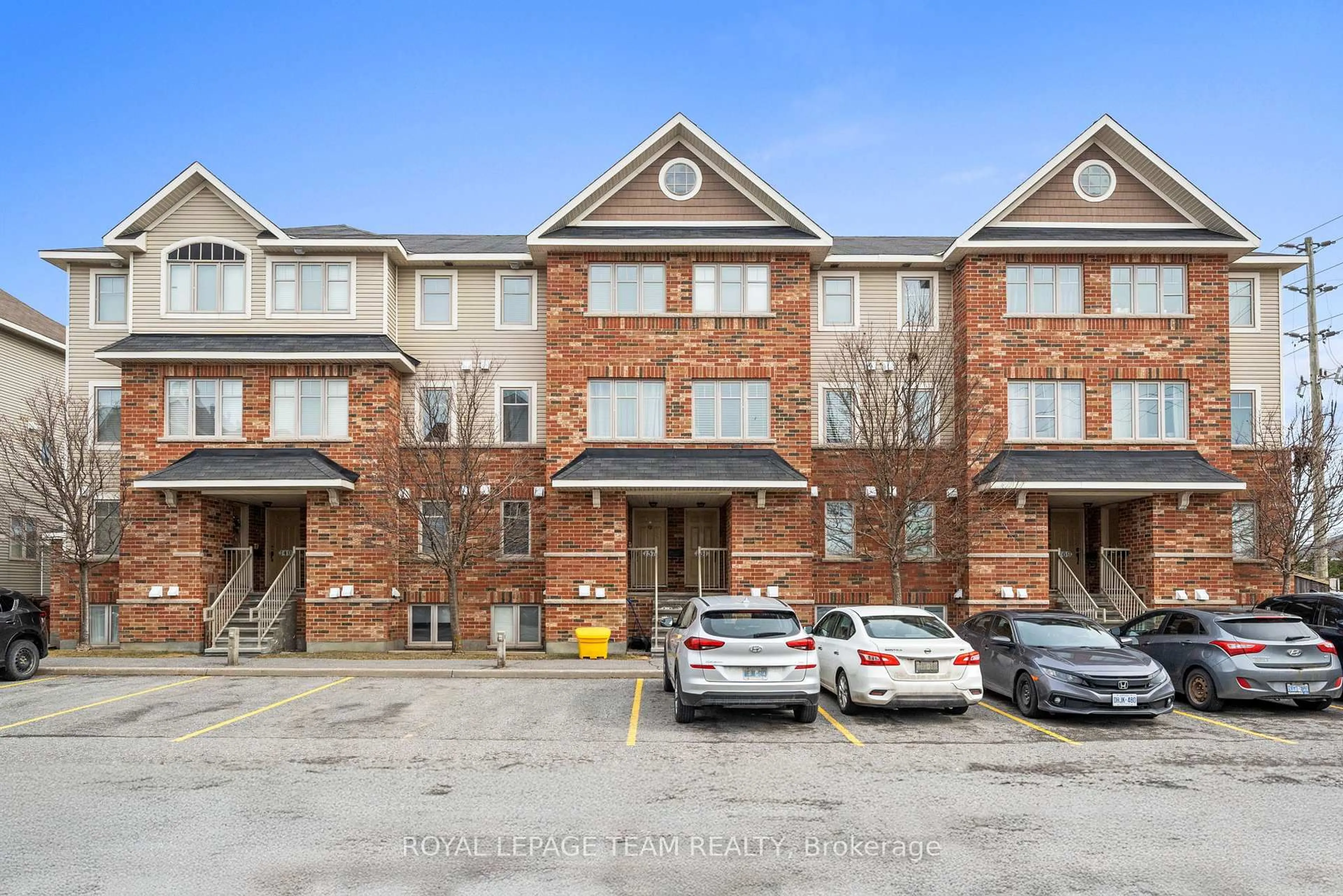 A pic from outside/outdoor area/front of a property/back of a property/a pic from drone, unknown for 157 Keltie Private, Ottawa Ontario K2J 0A1