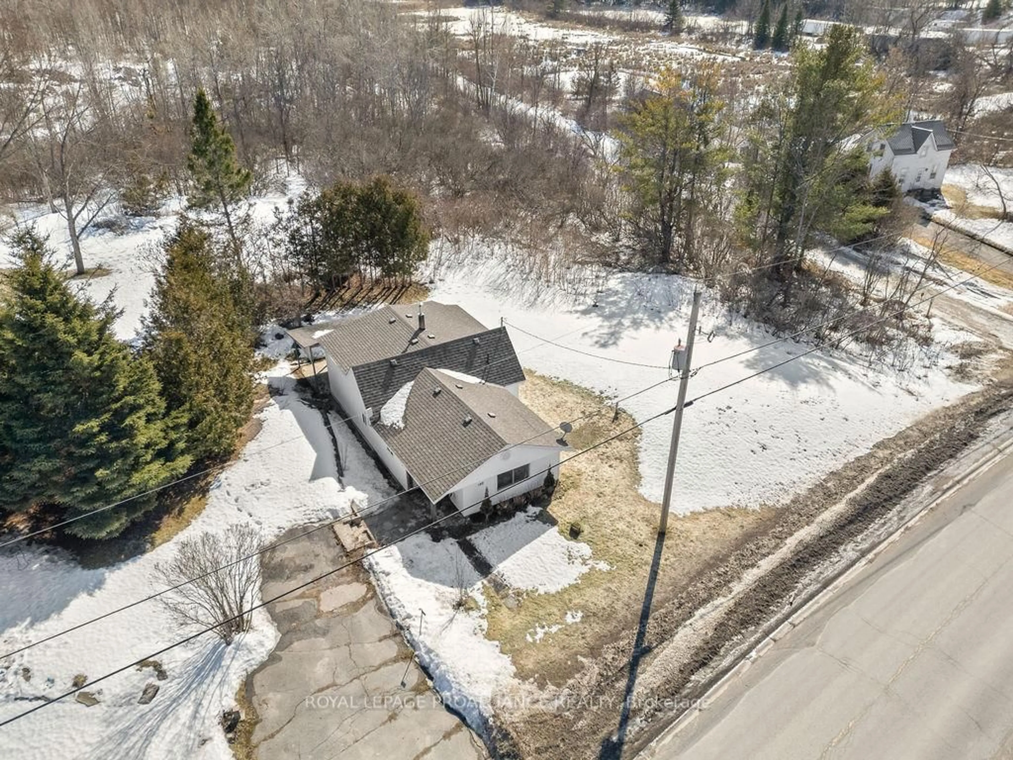 A pic from outside/outdoor area/front of a property/back of a property/a pic from drone, street for 192 Crookston Rd, Madoc Ontario K0K 2K0