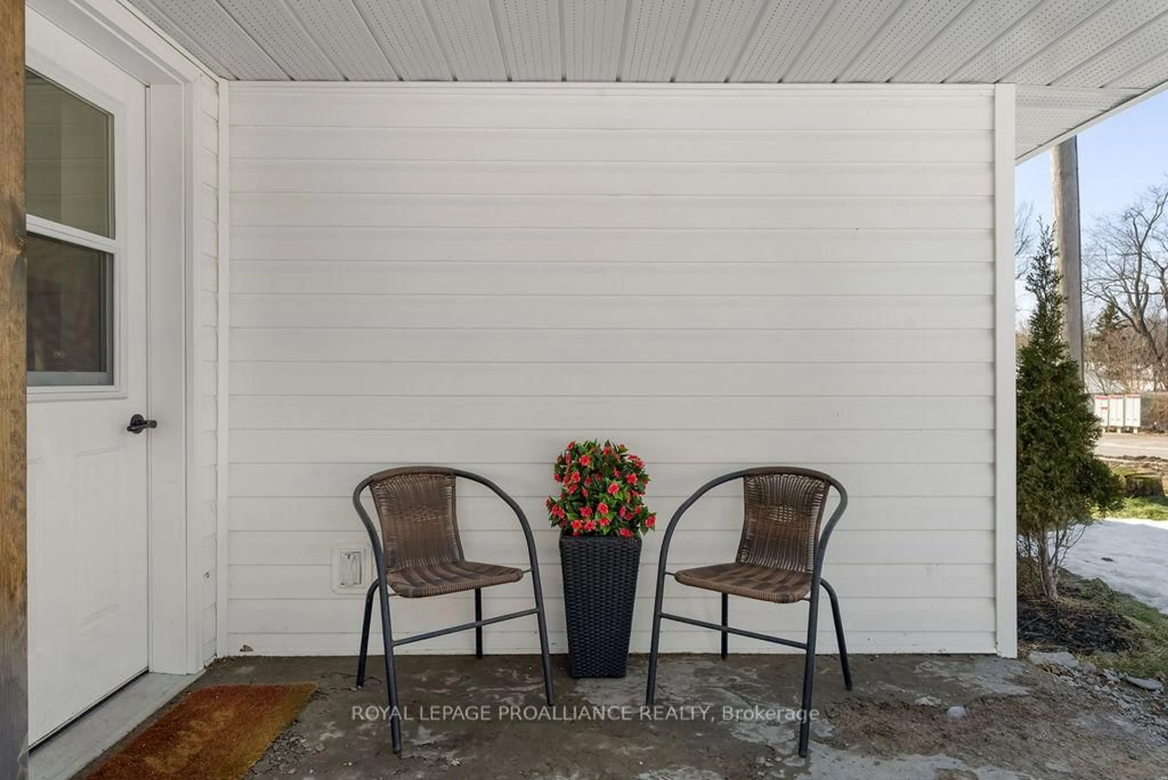 Patio, street for 192 Crookston Rd, Madoc Ontario K0K 2K0