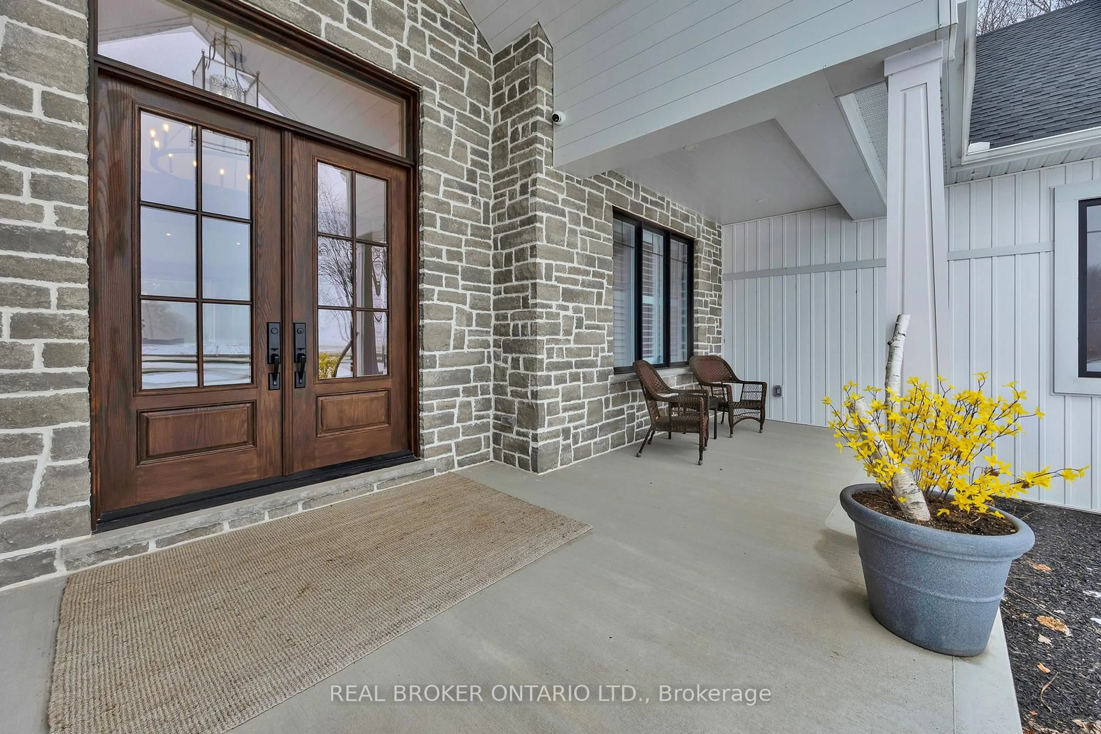 Indoor entryway for 3898 Line 9, R.R. #2 Line, St. Marys Ontario N4X 1C5