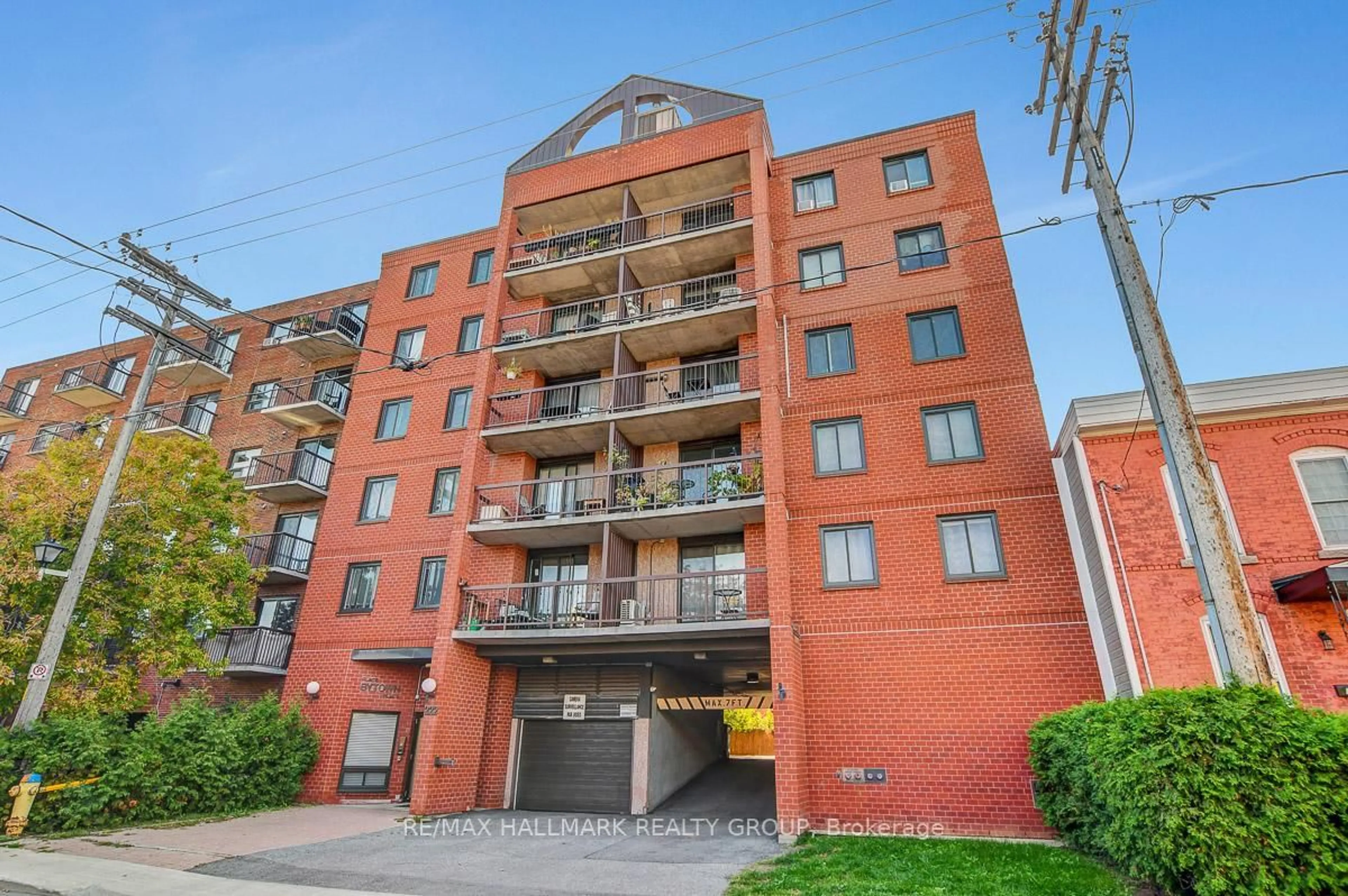 Unknown for 222 Guigues Ave #504, Ottawa Ontario K1N 5J2