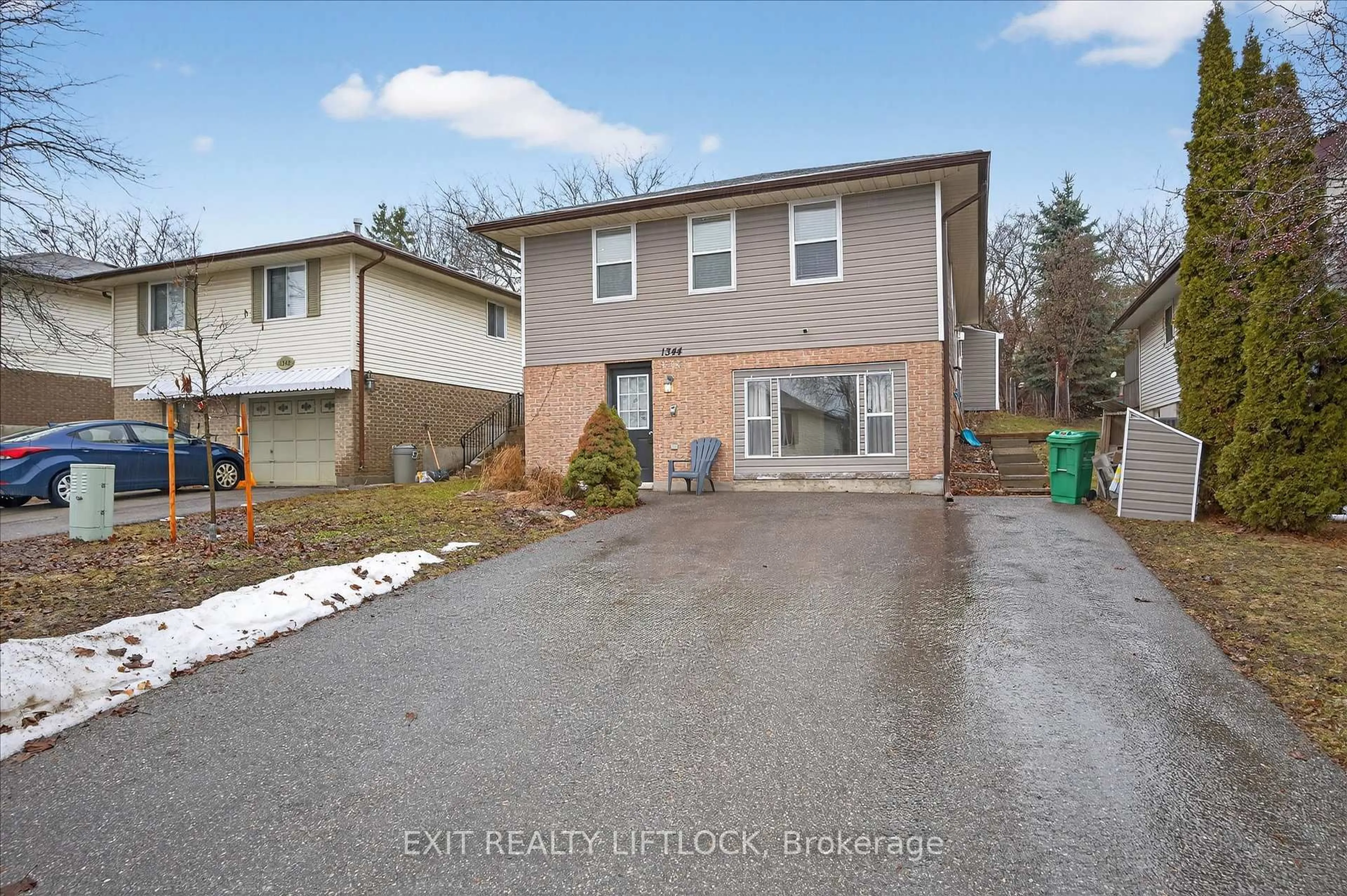 A pic from outside/outdoor area/front of a property/back of a property/a pic from drone, street for 1344 Tudor Cres, Peterborough Ontario K9L 1X1