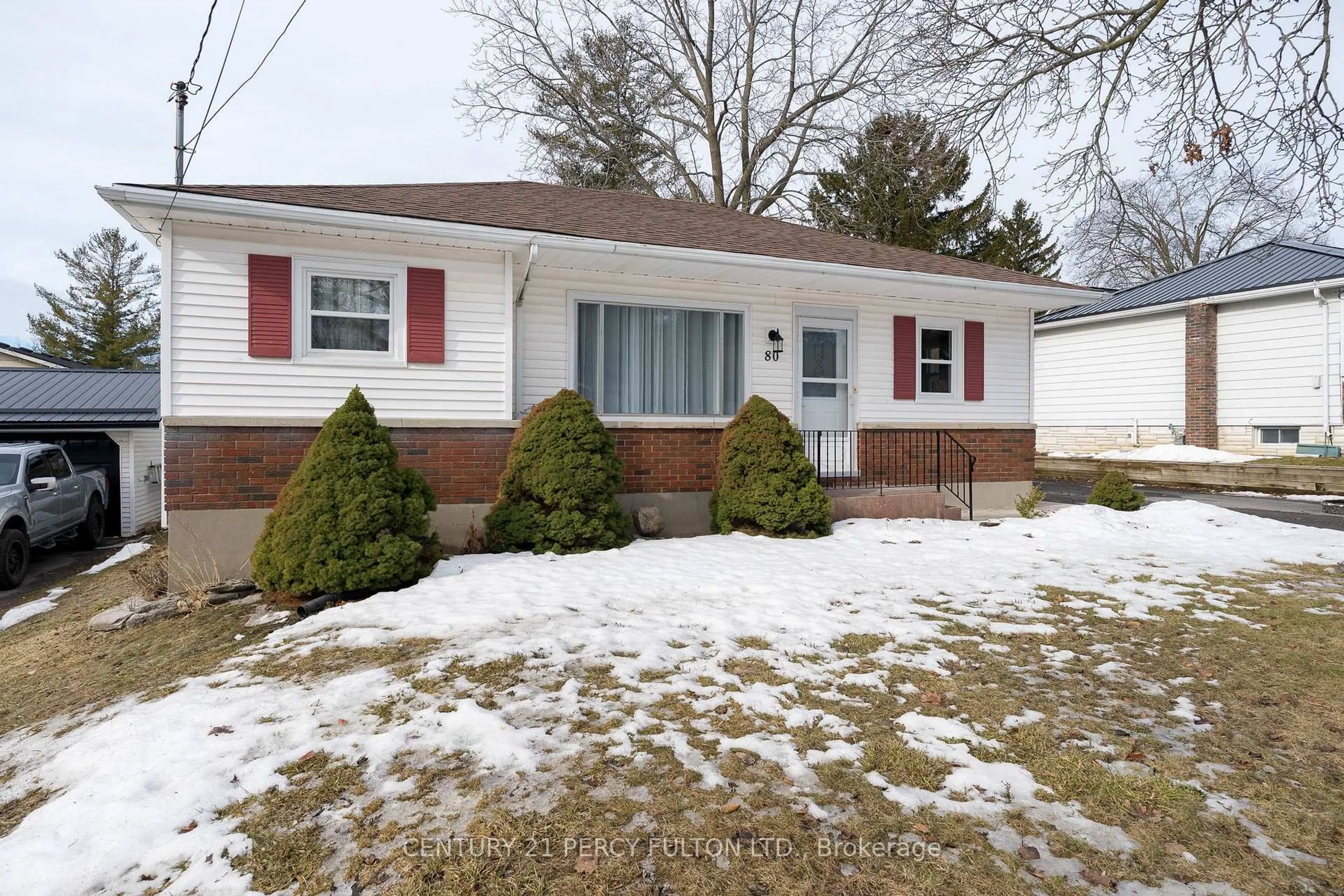 Home with vinyl exterior material, street for 80 Hessford St, Greater Napanee Ontario K7R 2Z1