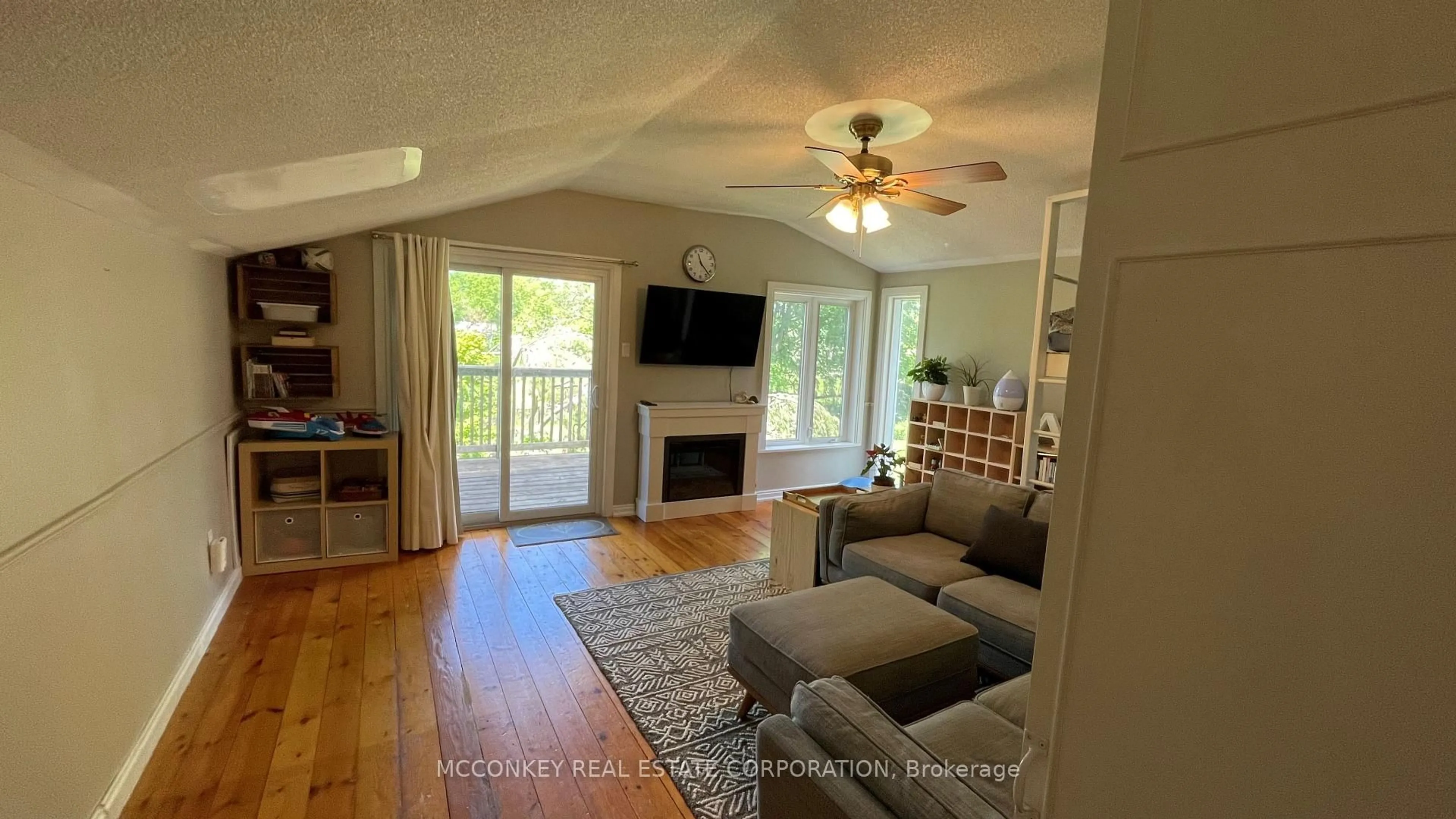 Living room with furniture, wood/laminate floor for 28 QUEEN St, Asphodel-Norwood Ontario K0L 2V0