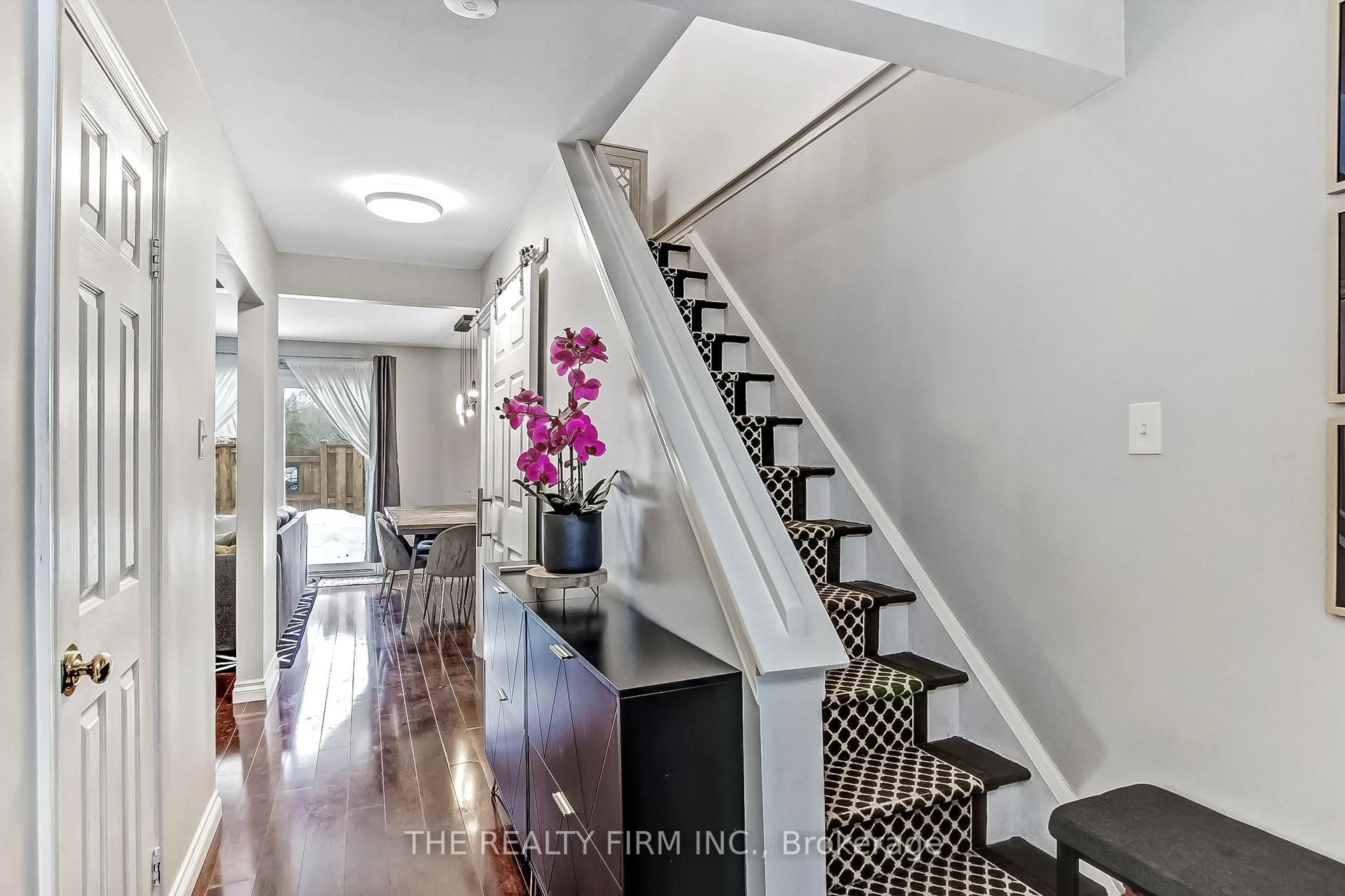 Indoor entryway for 775 Osgoode Dr #48, London South Ontario N6E 1C2