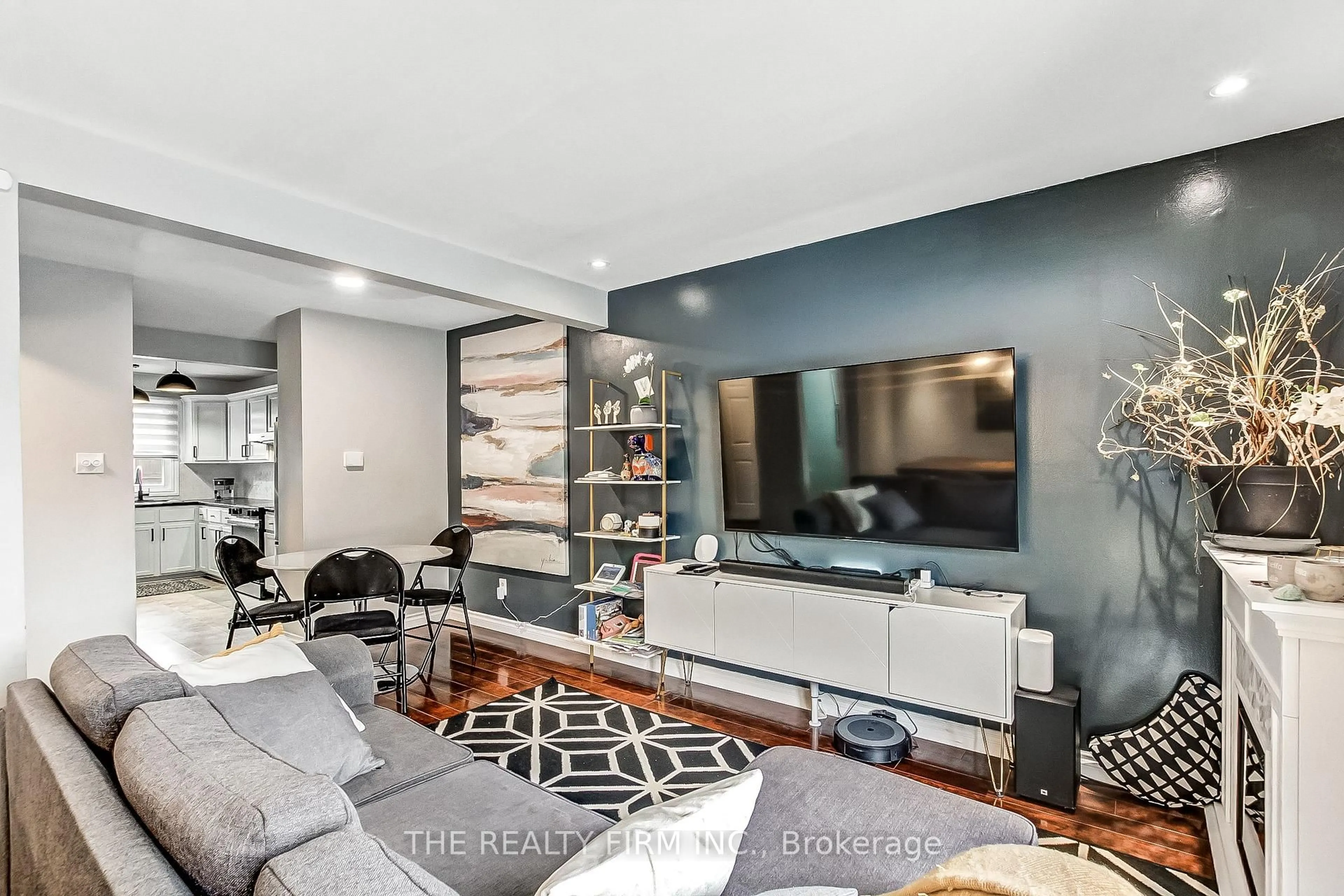 Home theater for 775 Osgoode Dr #48, London South Ontario N6E 1C2