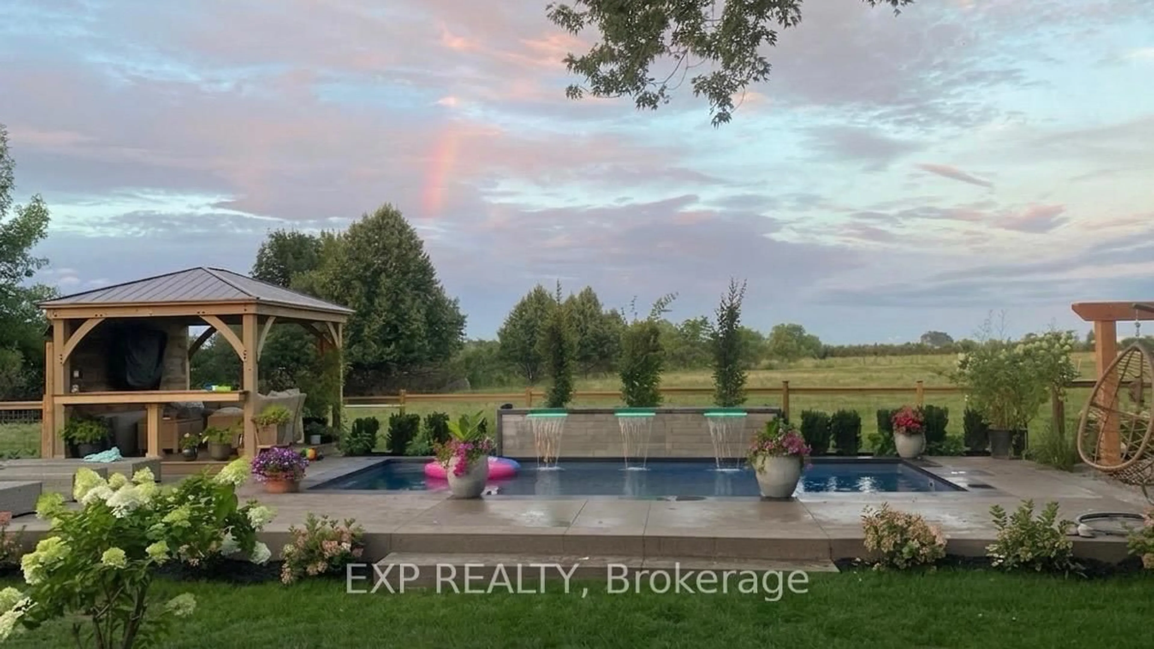 Pool for 4019 19th St, Lincoln Ontario L0R 1S0