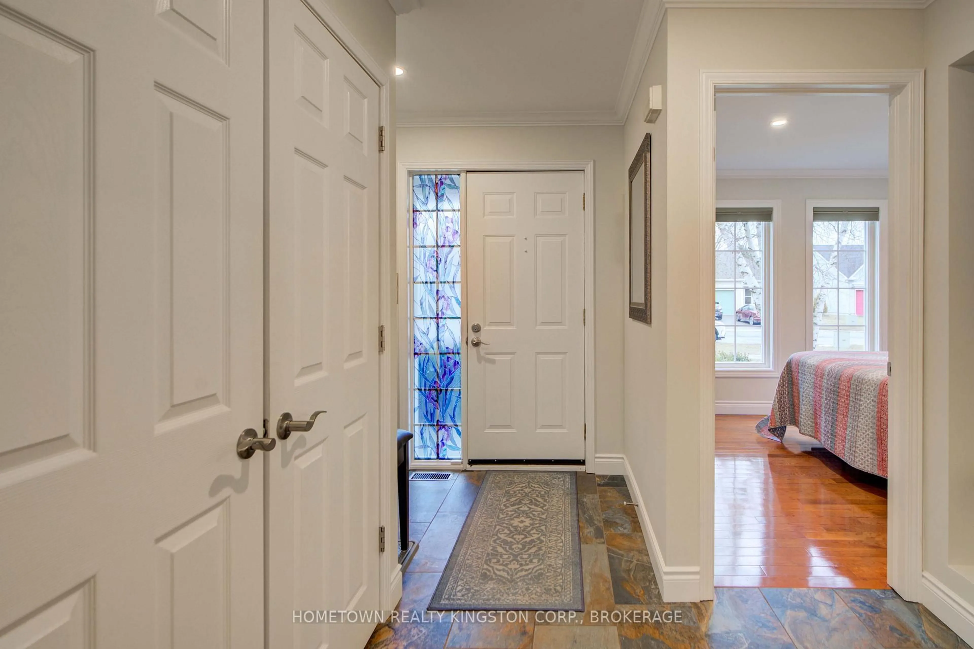 Indoor entryway for 59 Abbey Dawn Dr, Bath Ontario K0H 1G0