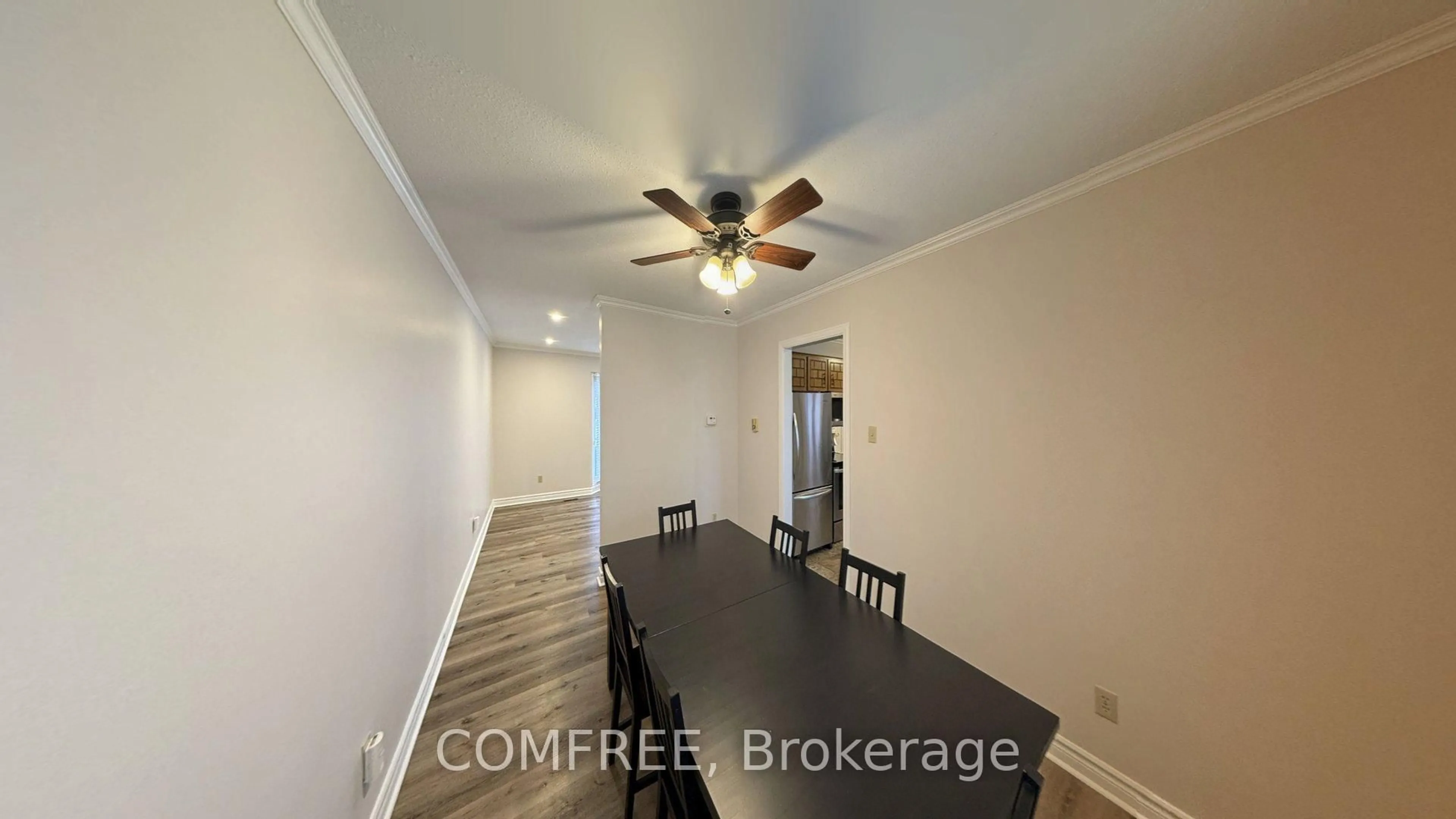 A pic of a room for 20 Lynngate Crt, London South Ontario N6K 1S4