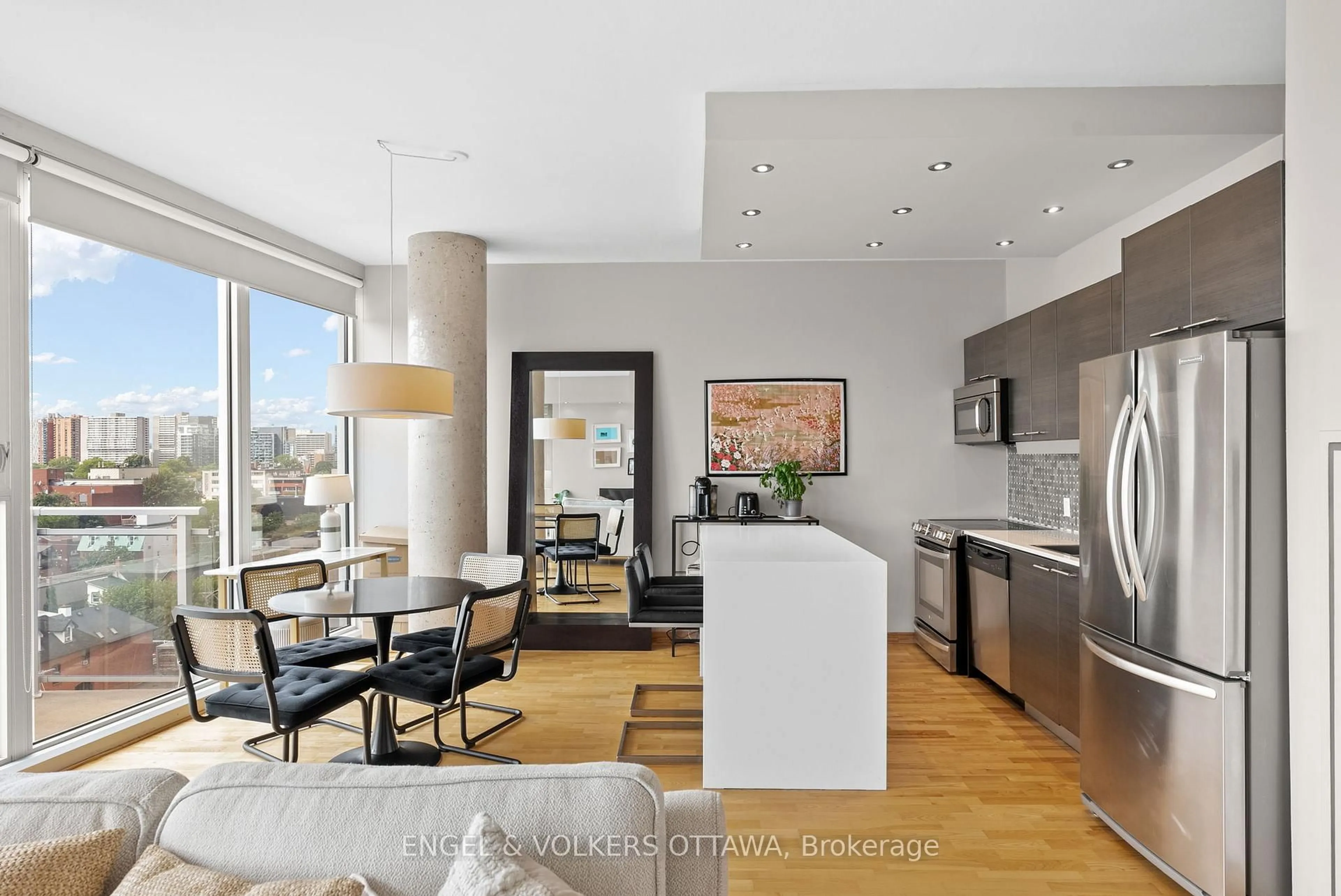 Open concept kitchen, unknown for 349 Mcleod St #823, Ottawa Ontario K2P 0S1