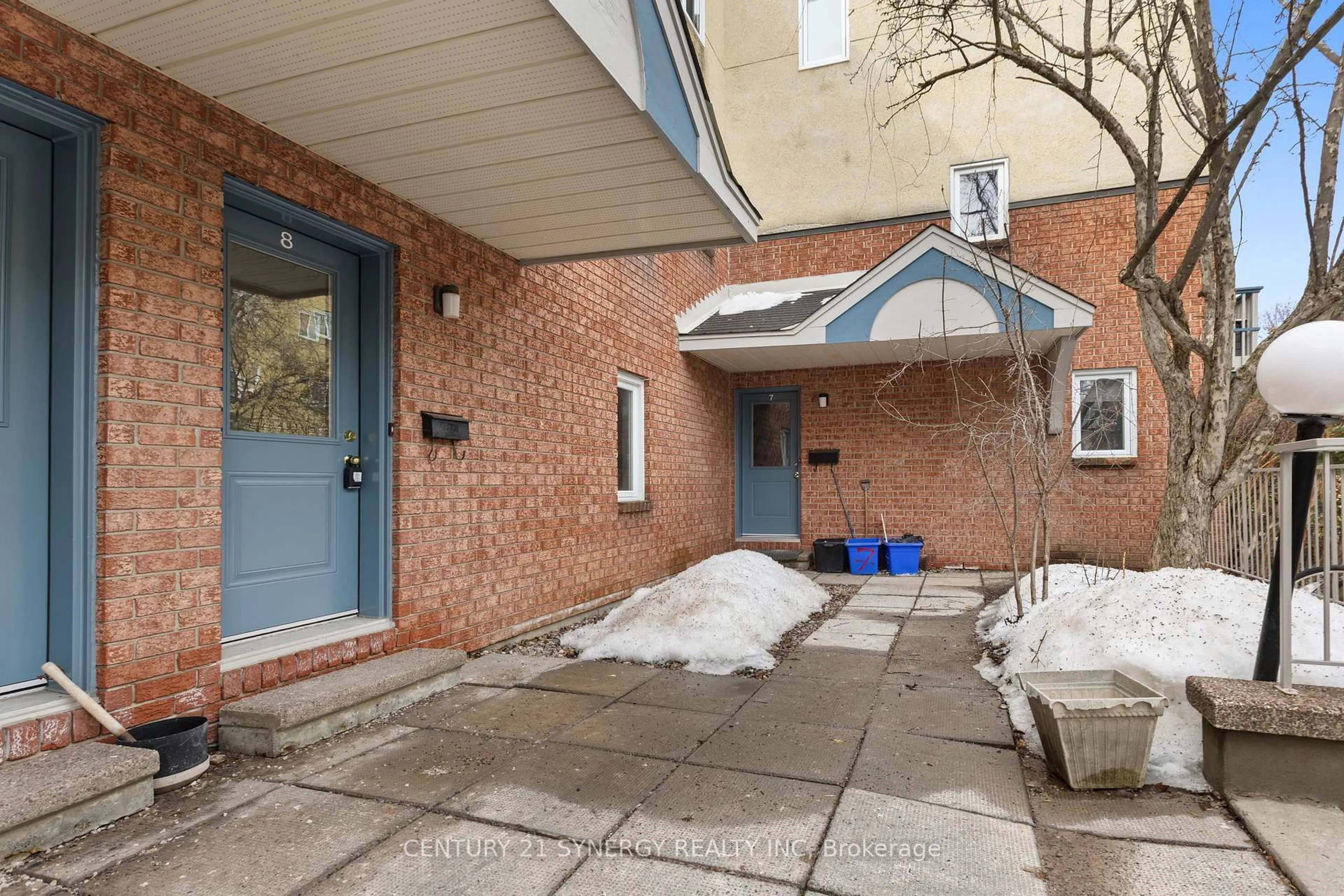 Unknown for 1204 Shillington Ave #8, Ottawa Ontario K1Z 7Z4