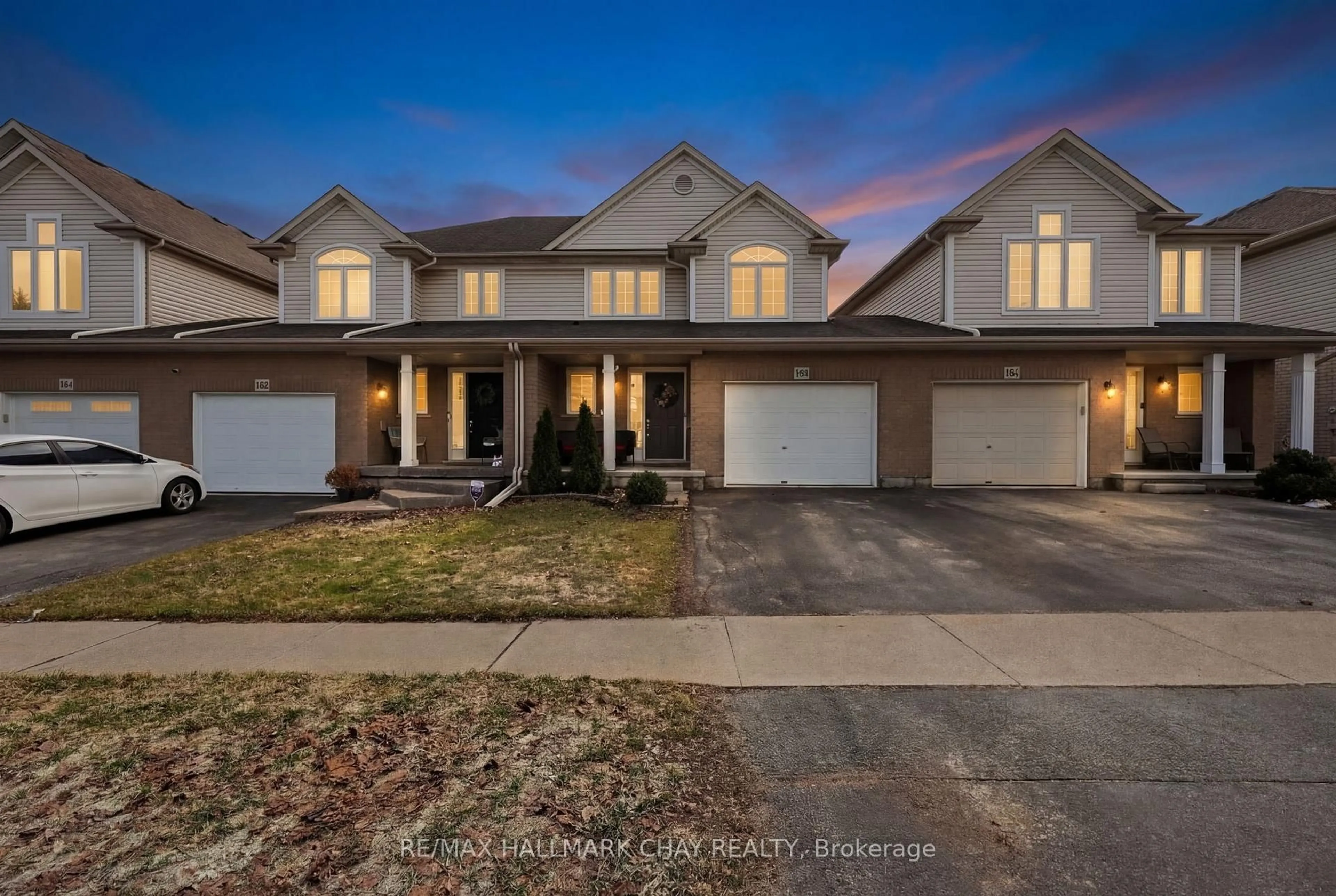 A pic from outside/outdoor area/front of a property/back of a property/a pic from drone, street for 160 McBride Dr, St. Catharines Ontario L2S 4E3