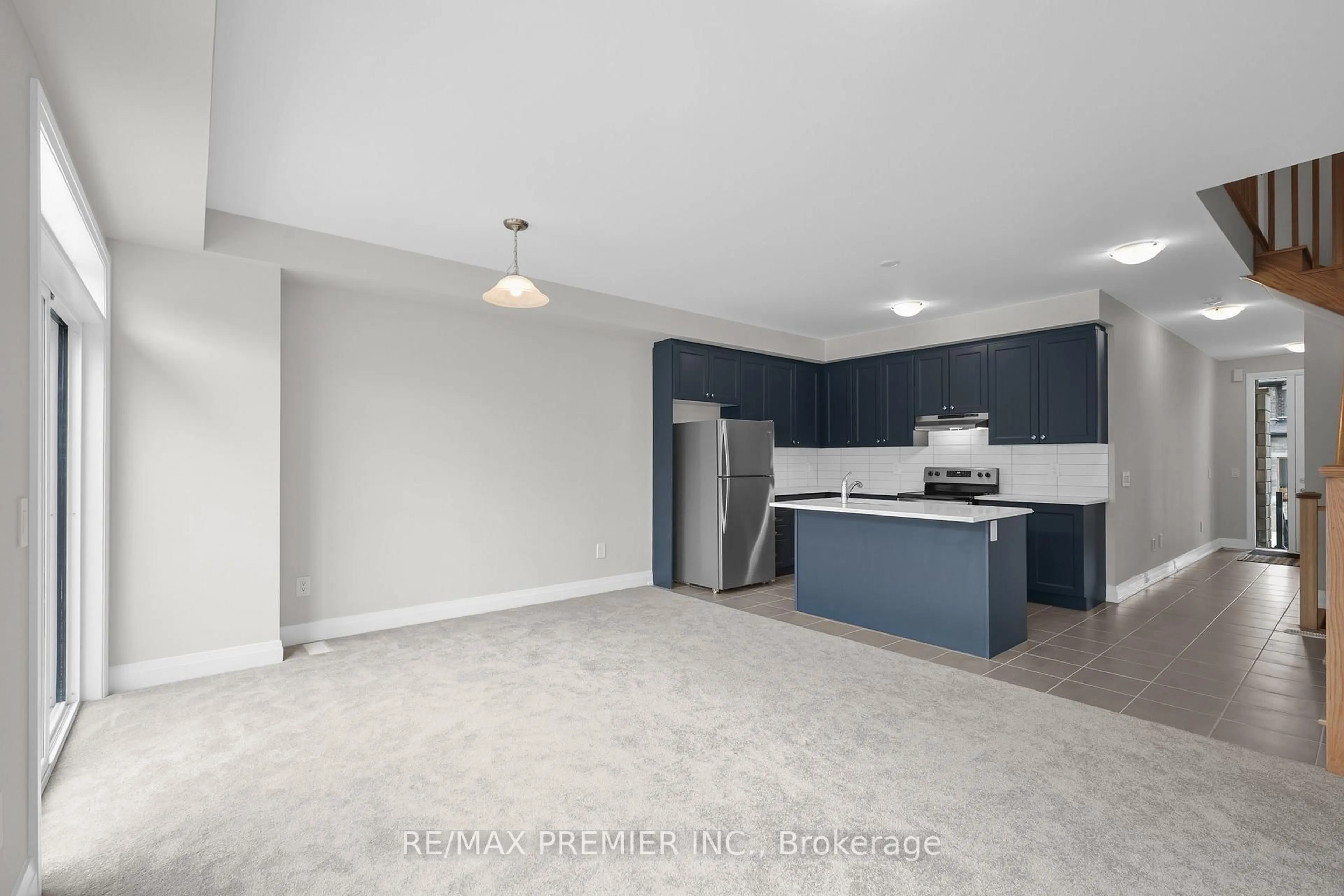 Open concept kitchen, unknown for 138 Corley St, Kawartha Lakes Ontario K9V 0R4