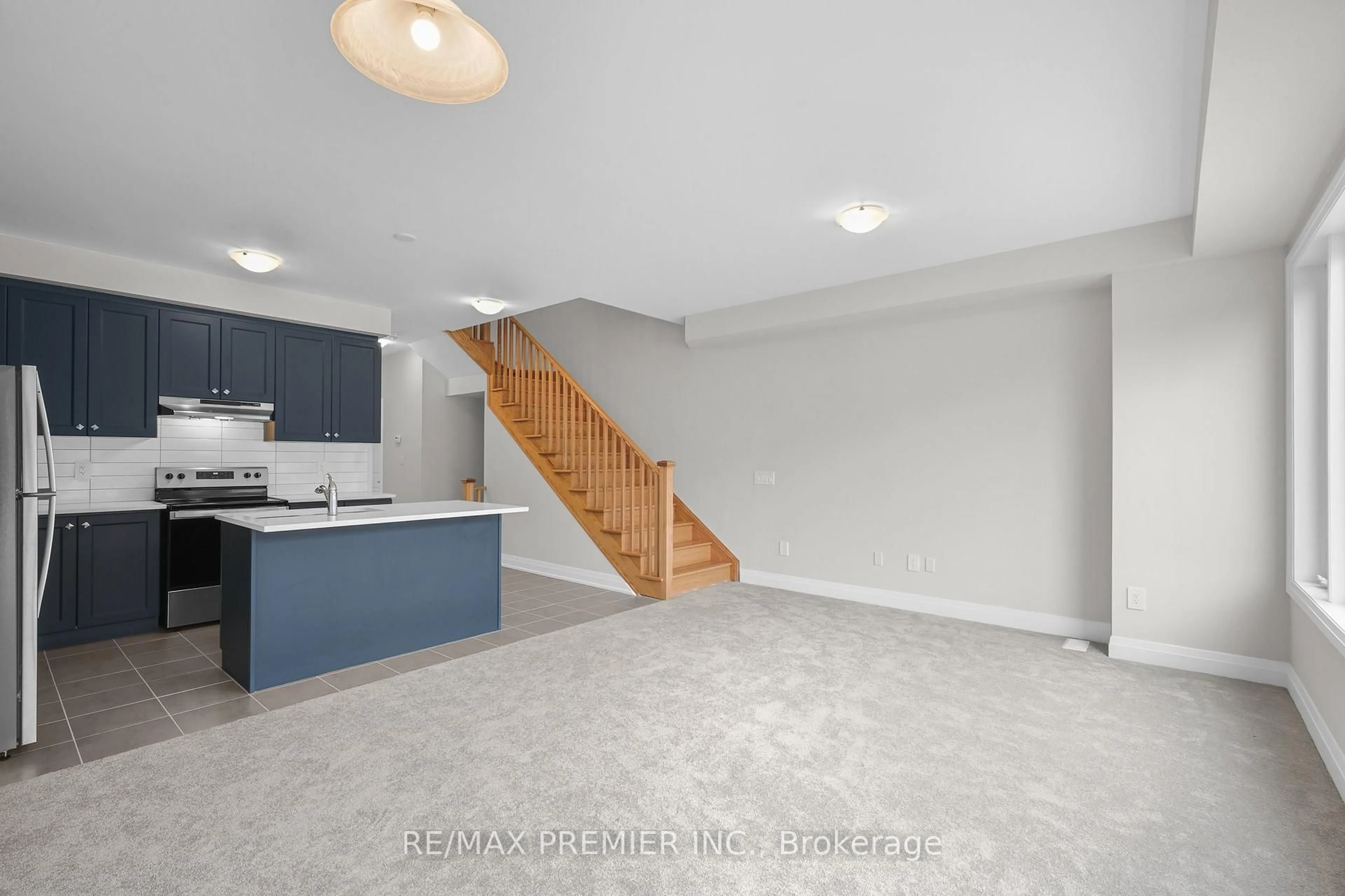 Open concept kitchen, unknown for 138 Corley St, Kawartha Lakes Ontario K9V 0R4