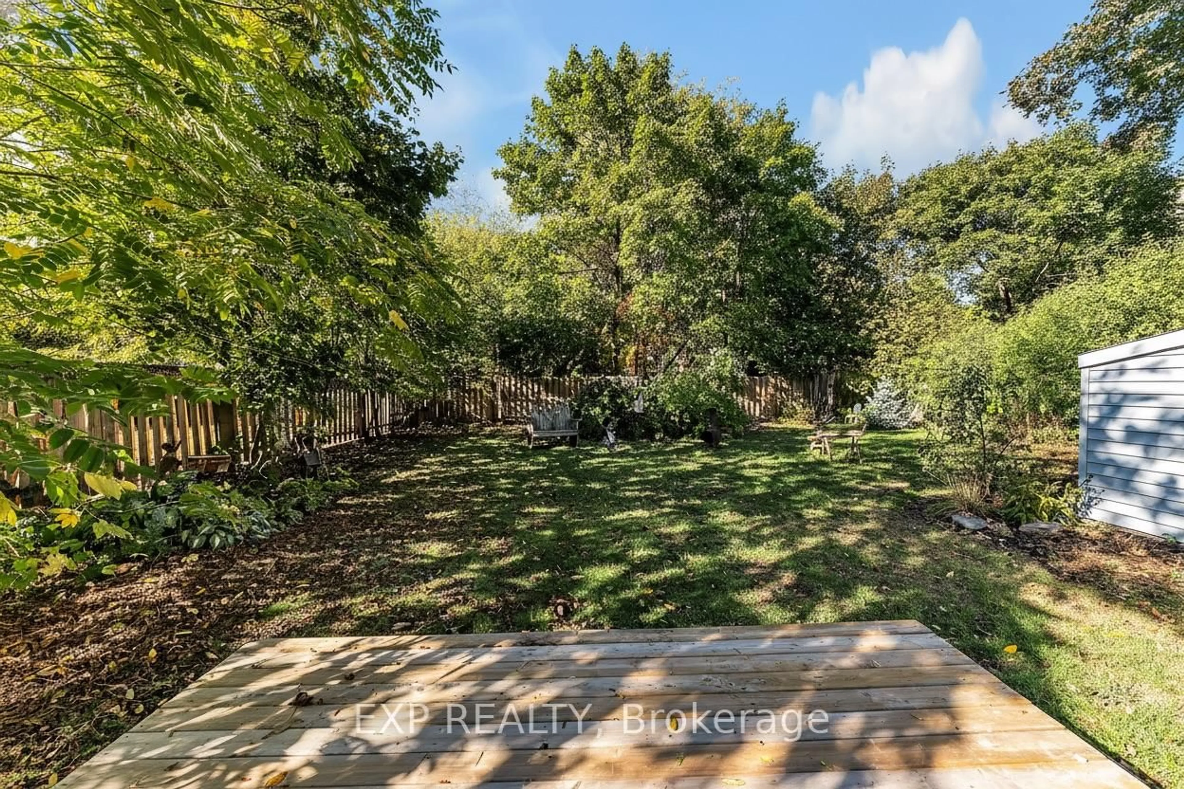 A pic from outside/outdoor area/front of a property/back of a property/a pic from drone, forest/trees view for 276 Foster Ave, Belleville Ontario K8N 3R5