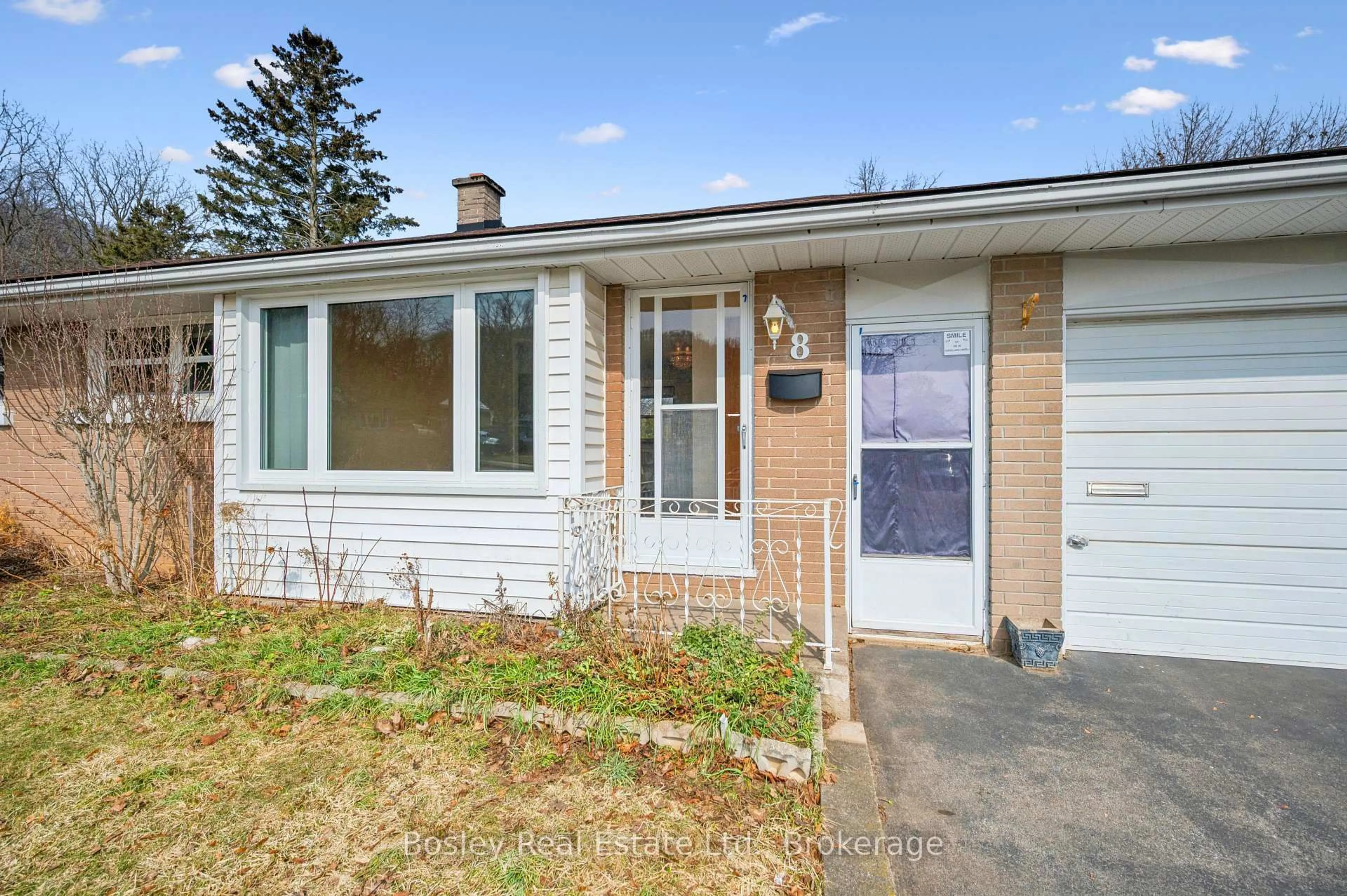 Home with vinyl exterior material, street for 8 GORDON St, Cambridge Ontario N1S 2G4