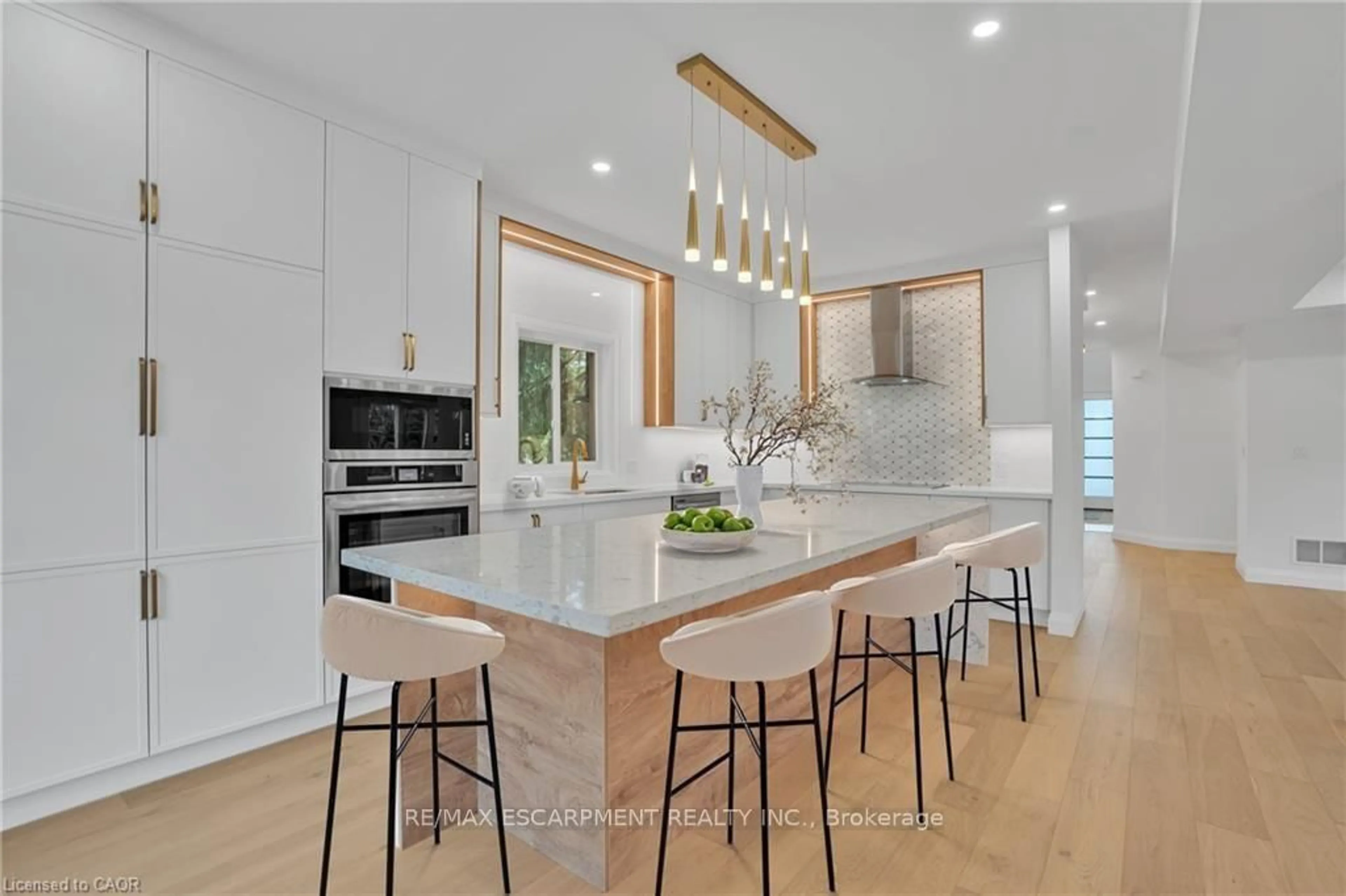 Contemporary kitchen, unknown for 382A Southcote Rd, Hamilton Ontario L9G 2W3