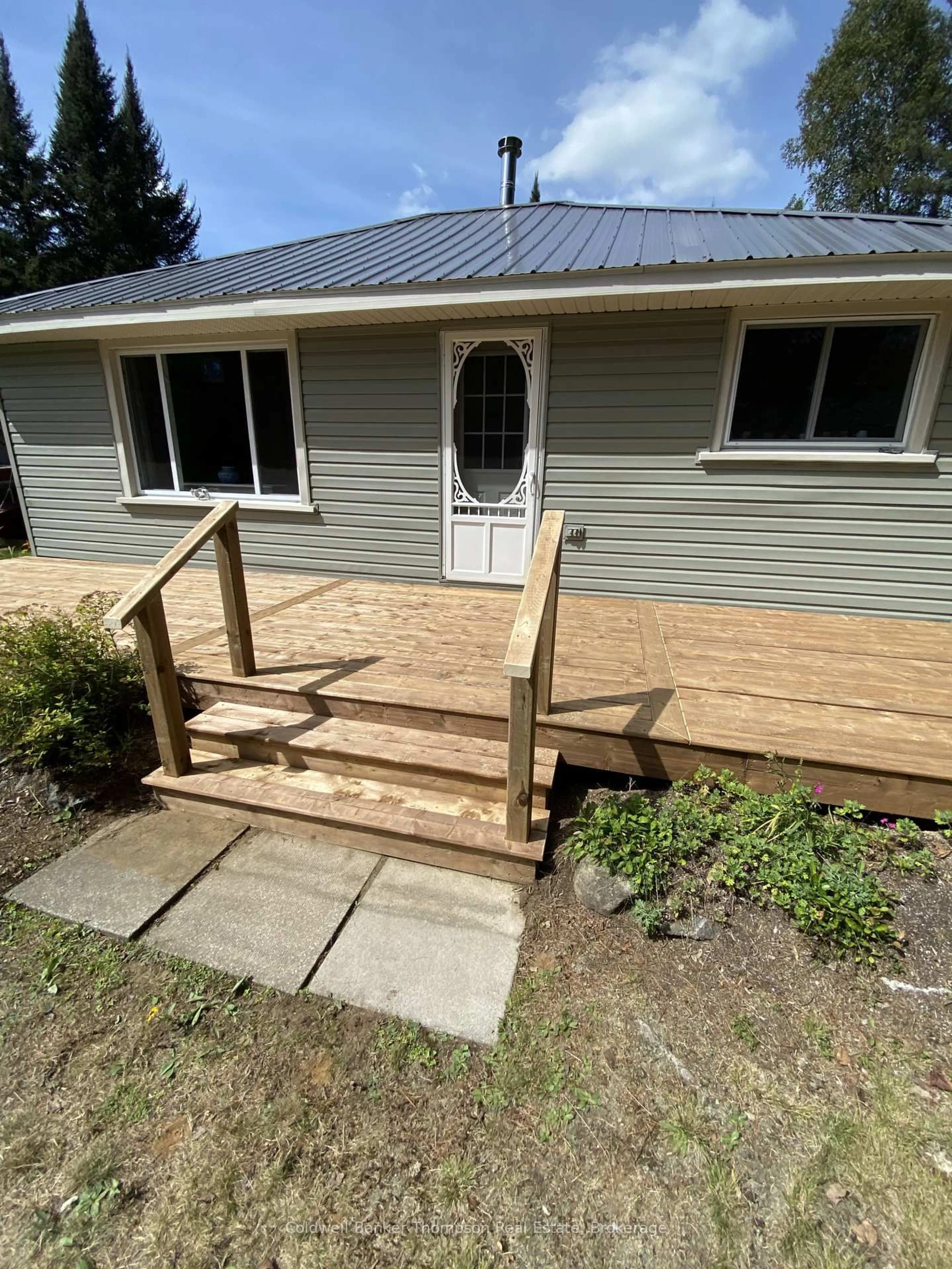 Patio, street for 105 Pineaire Lane, Perry Ontario P0A 1M0