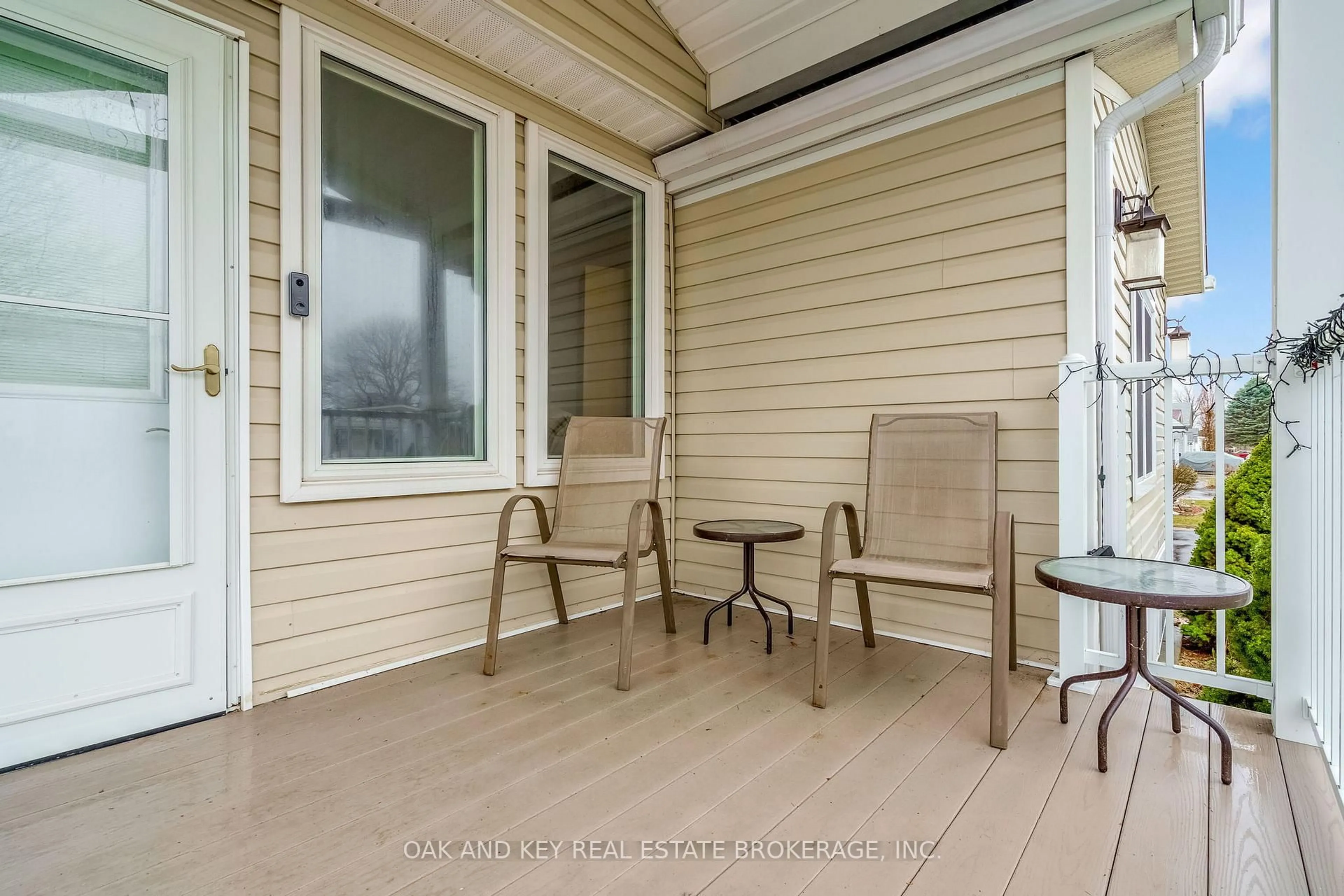 Patio, unknown for 18 George St, Strathroy-Caradoc Ontario N7G 3K9