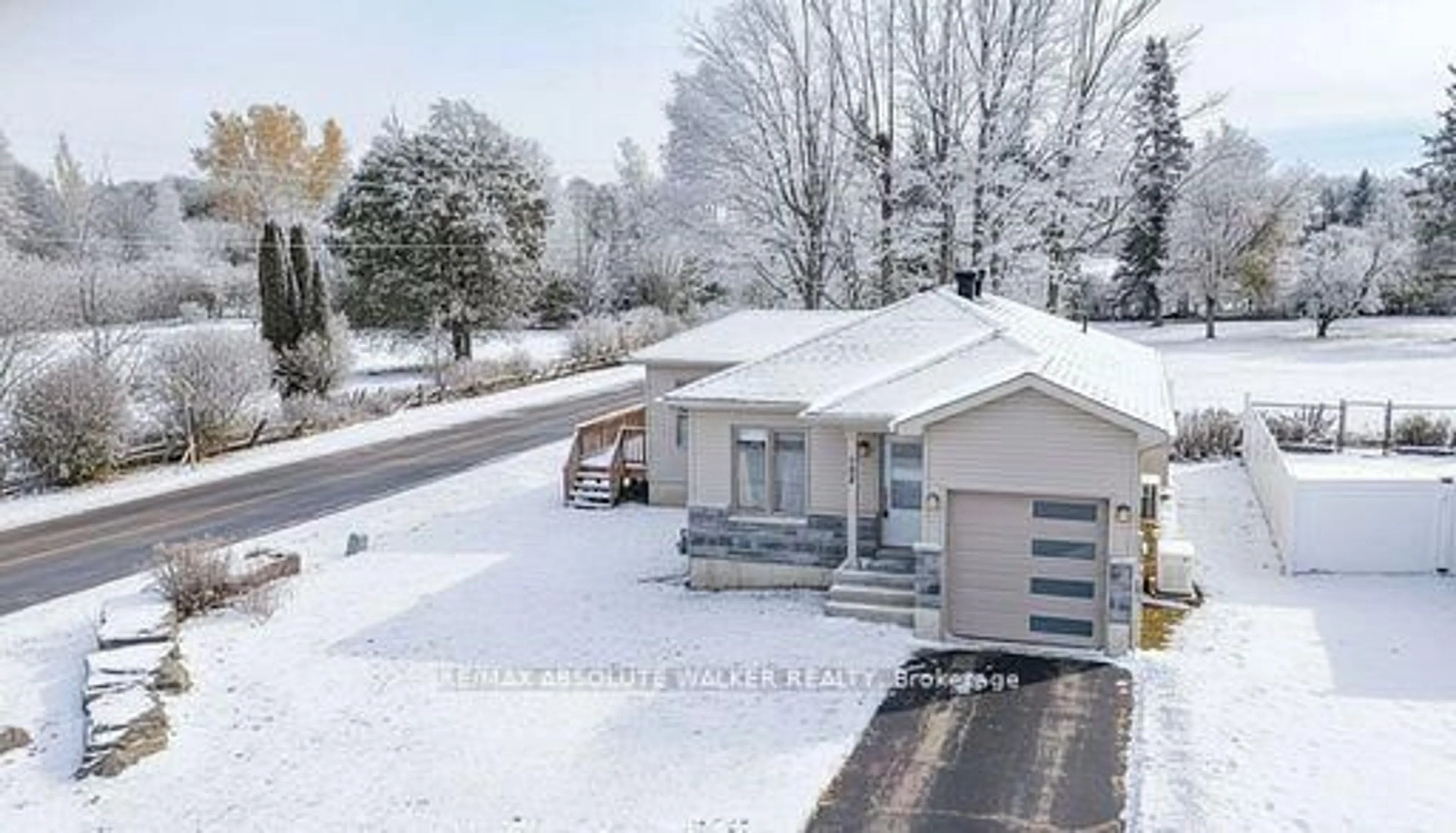 A pic from outside/outdoor area/front of a property/back of a property/a pic from drone, street for 102 Sophie Lane, Merrickville-Wolford Ontario K0G 1N0