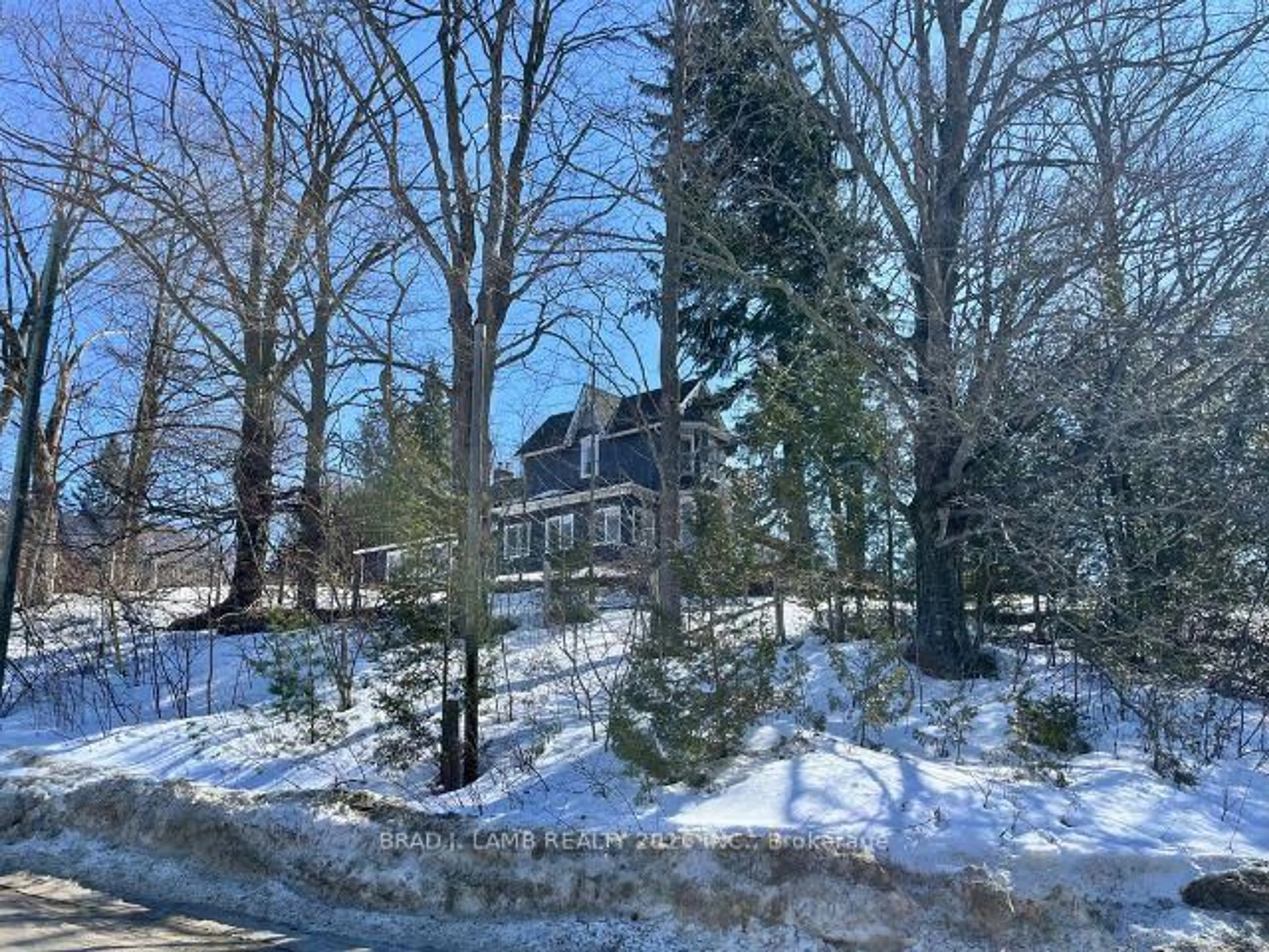 A pic from outside/outdoor area/front of a property/back of a property/a pic from drone, forest/trees view for 2 High St, Melancthon Ontario L0N 1J0