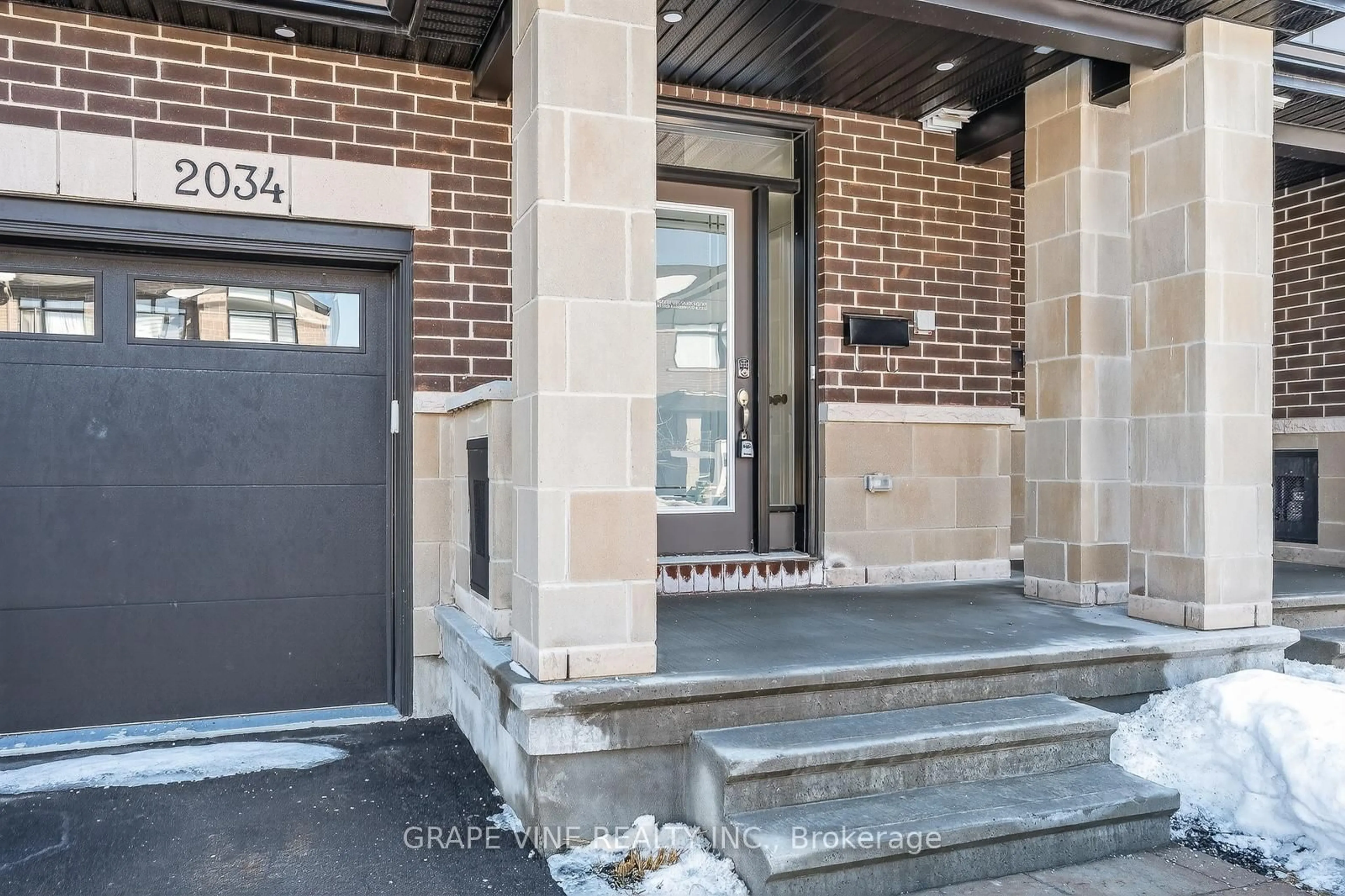 Indoor entryway for 2034 Allegrini Terr, Ottawa Ontario K2S 2S7